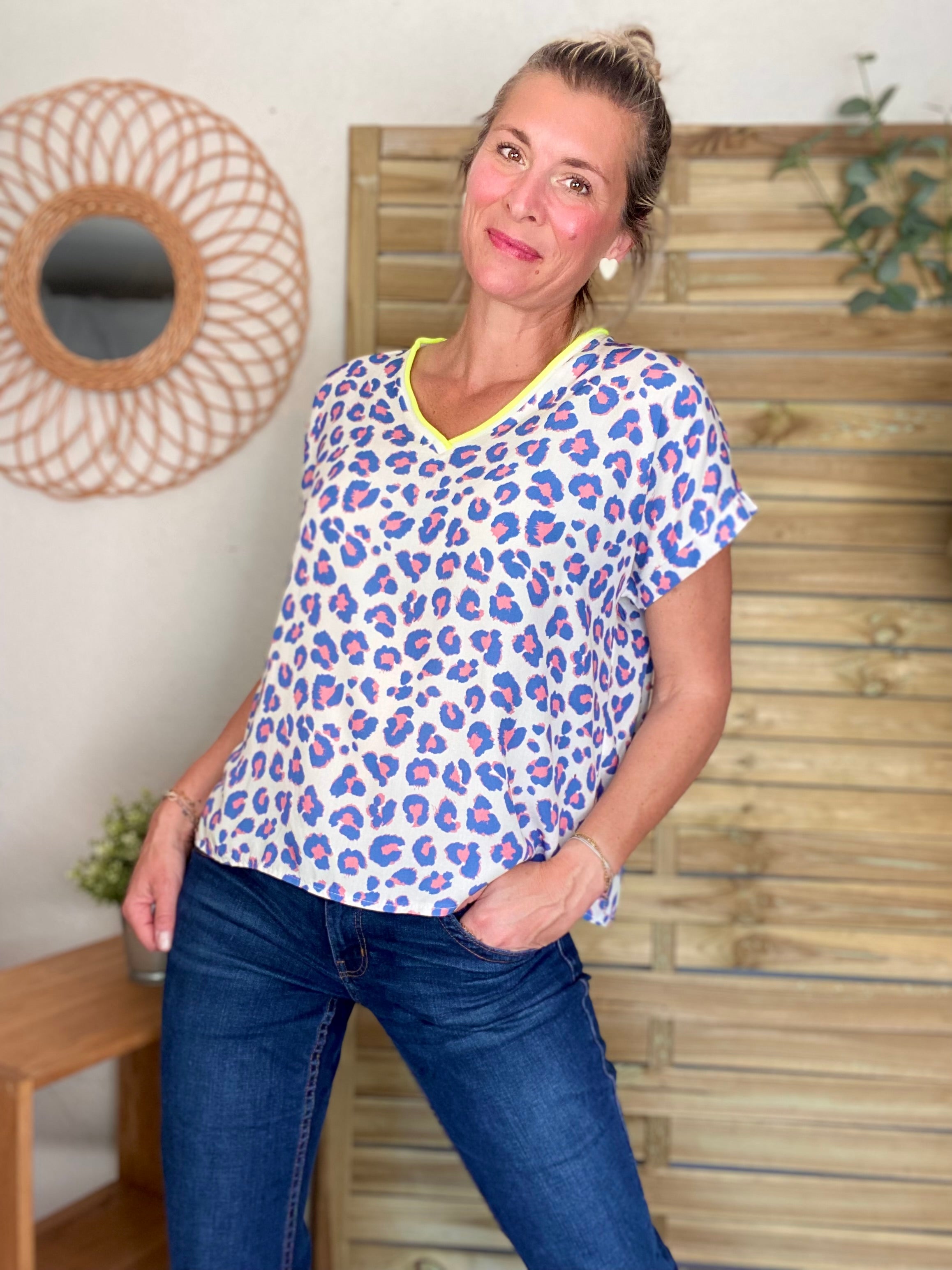 Top imprimé Léo col V avec lurex MISHA - Bleu jean
