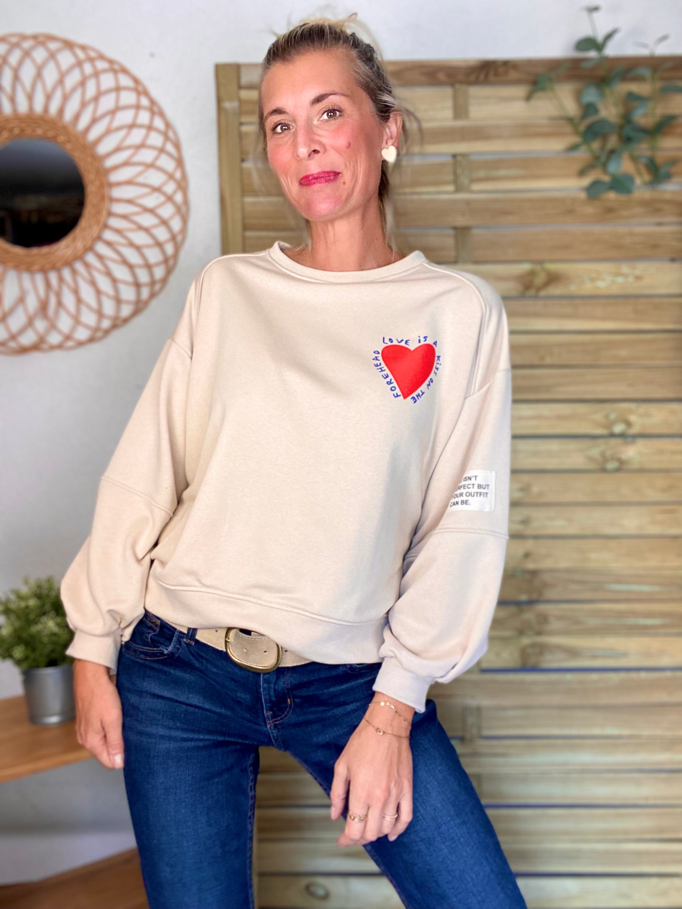 Sweat Love is a Kiss ❤️ OMBLINE - Beige