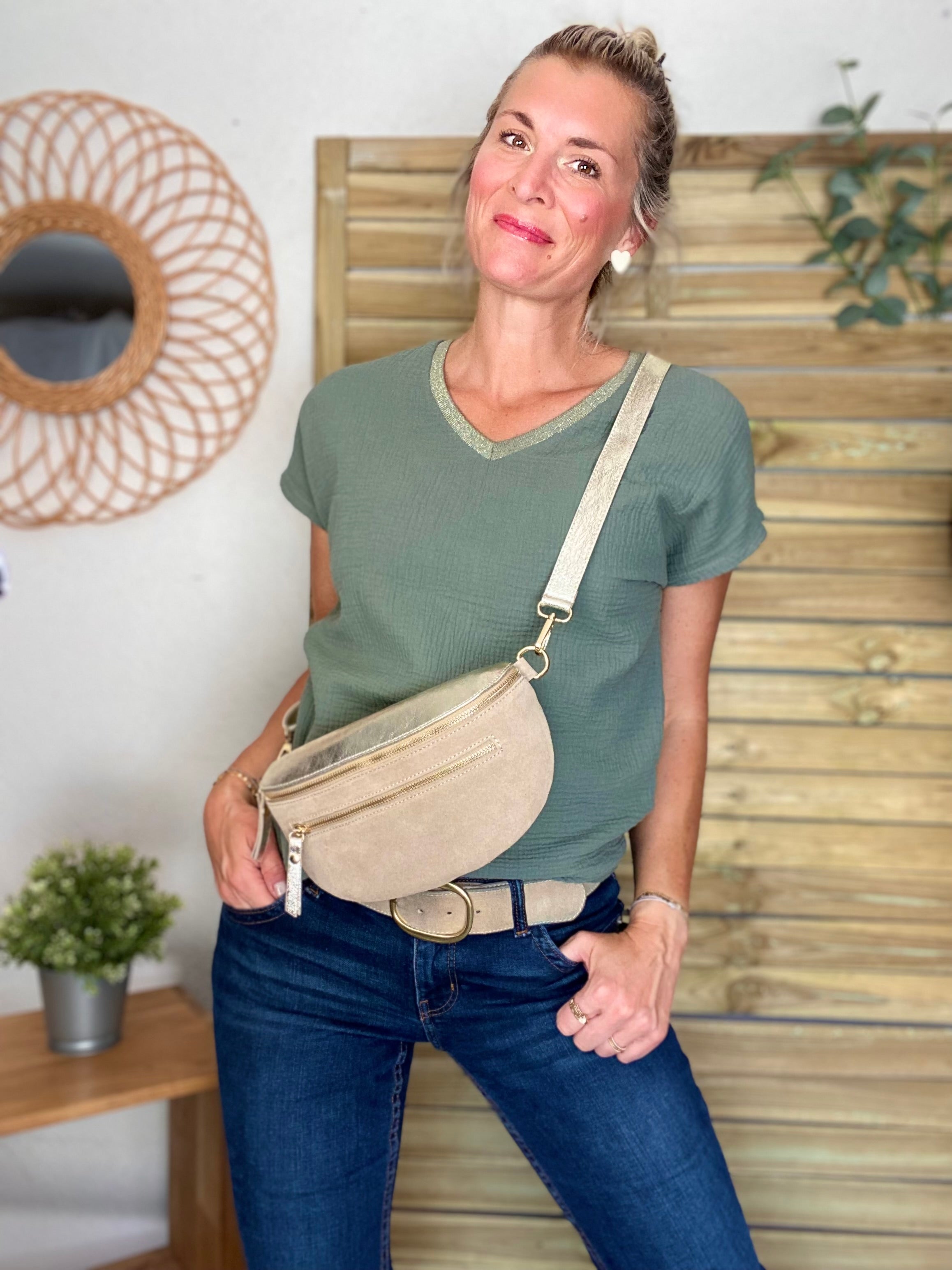 Sac banane en croûte de cuir et irisé + poche avant ALISON - Beige / Doré