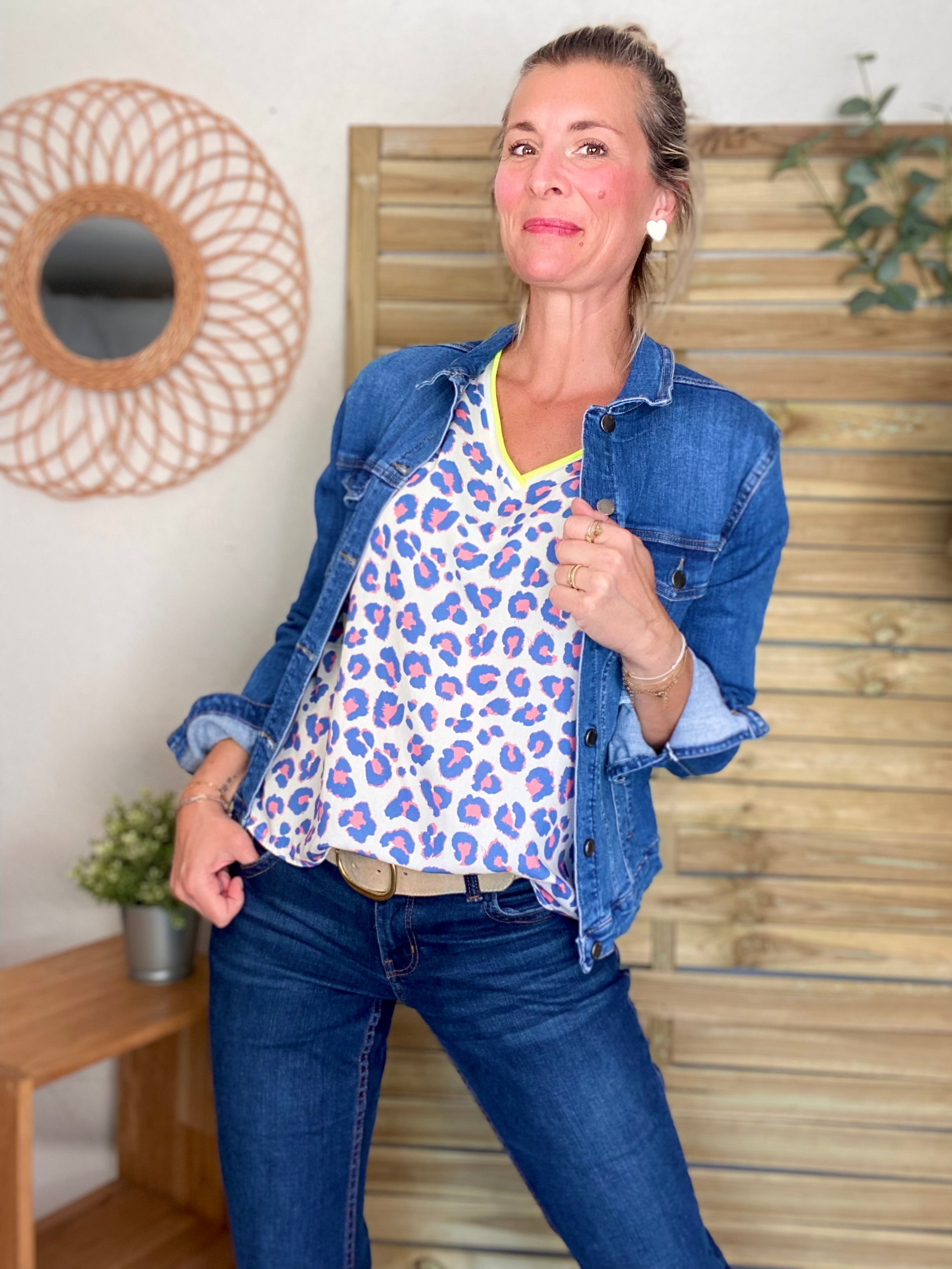 Top imprimé Léo col V avec lurex MISHA - Bleu jean