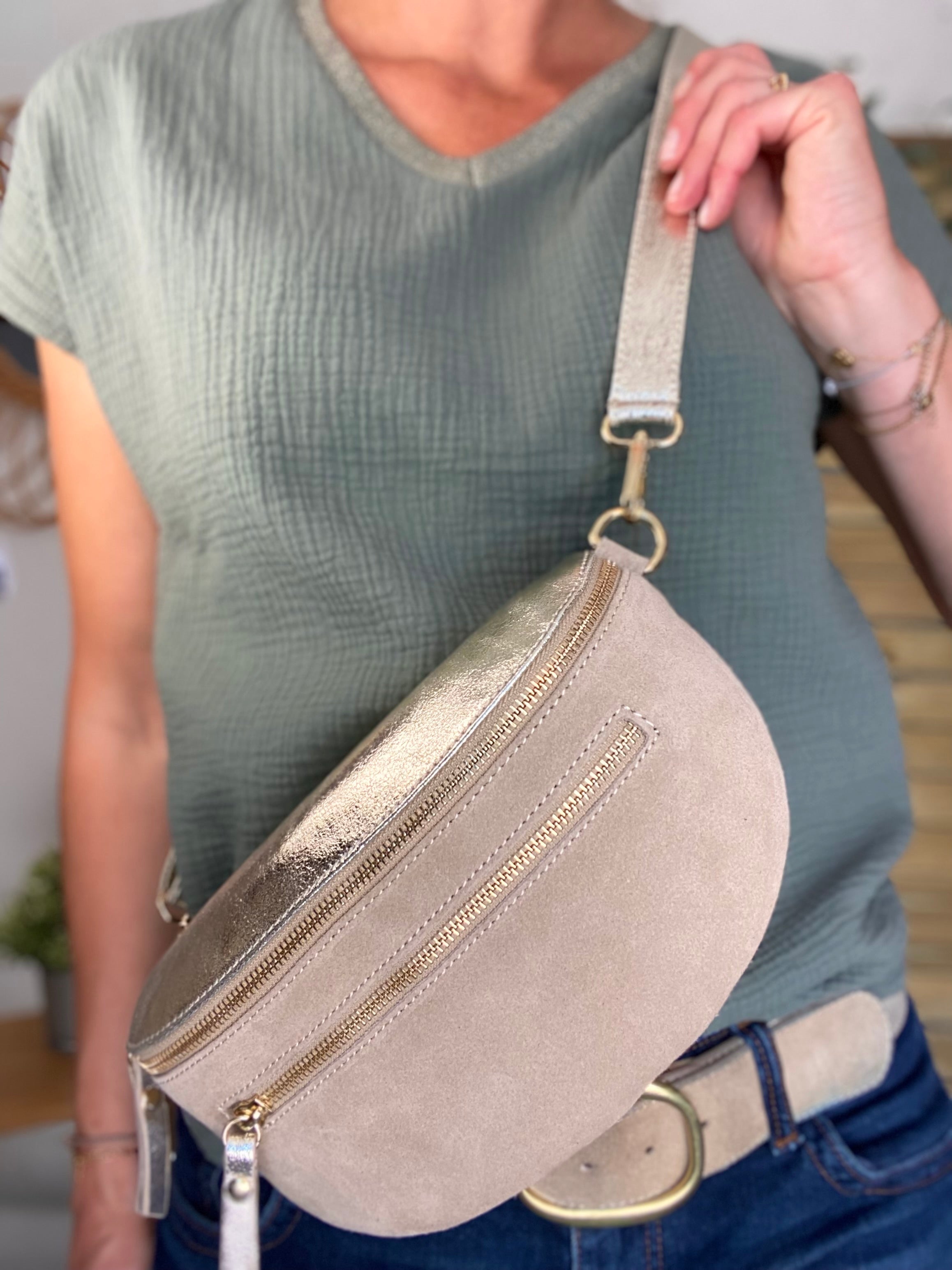Sac banane en croûte de cuir et irisé + poche avant ALISON - Beige / Doré