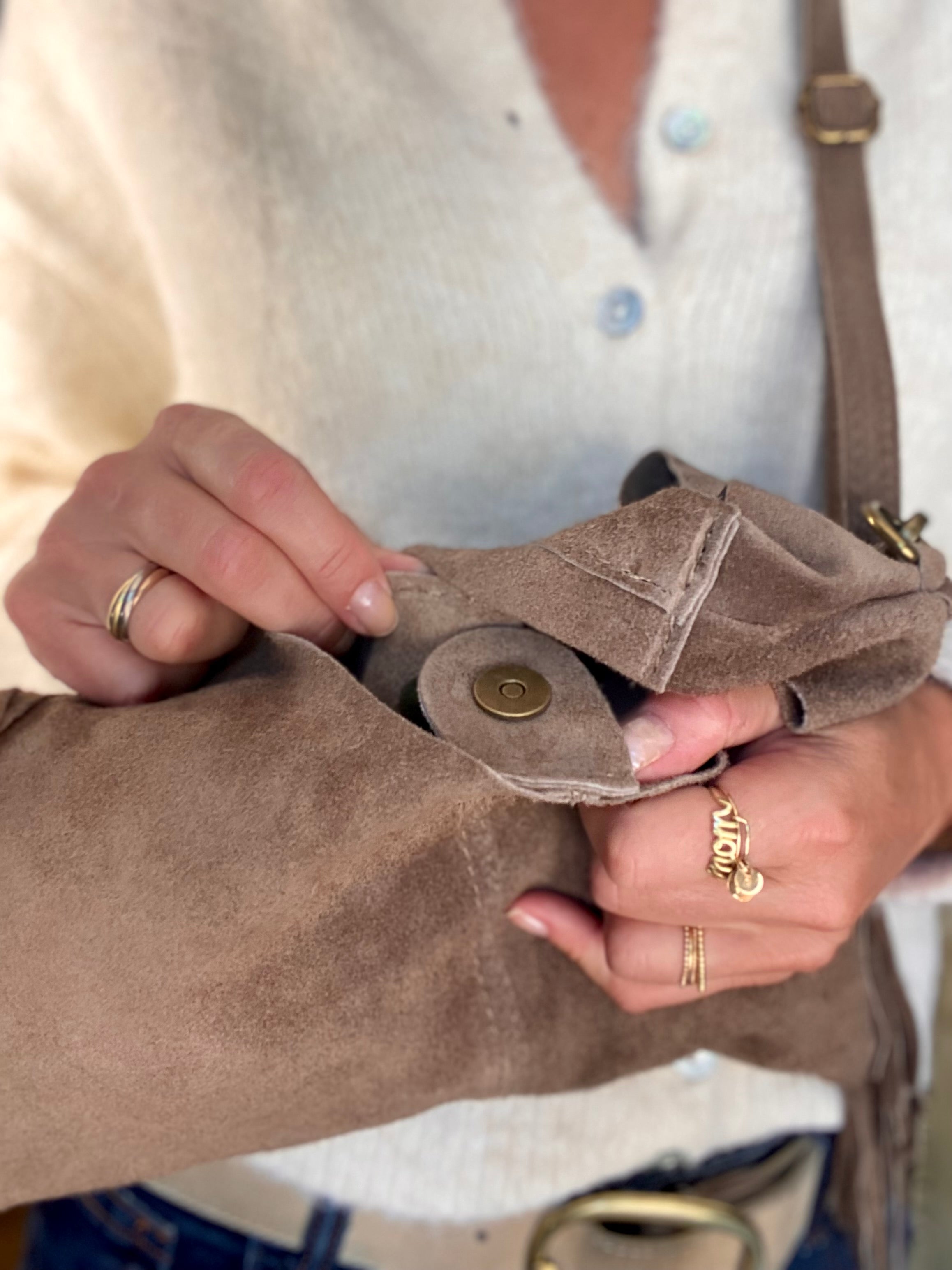 Sac en cuir daim avec franges AARON - Beige taupe