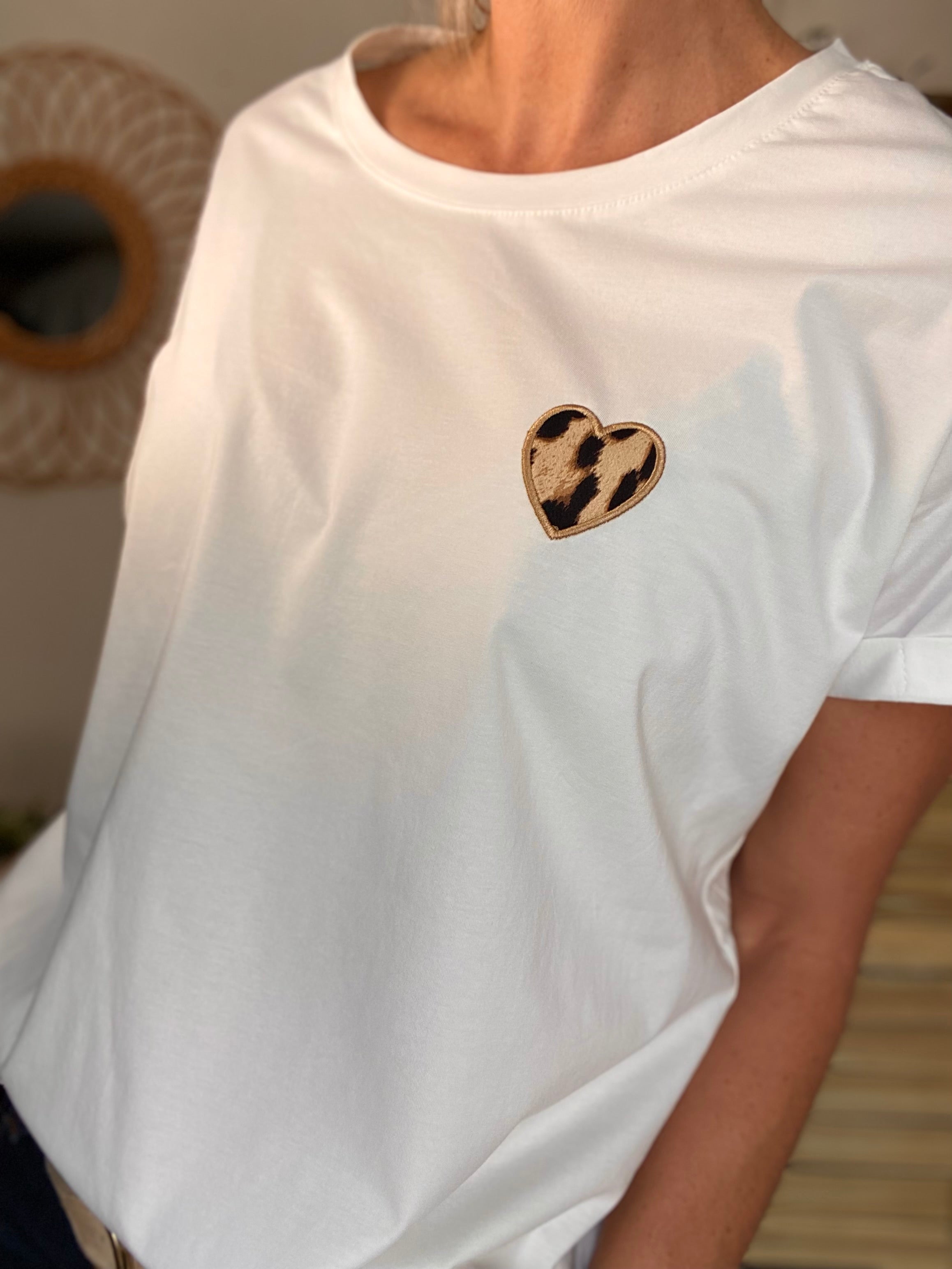 Tee shirt cœur brodé léo 🐆 JULIA - Écru