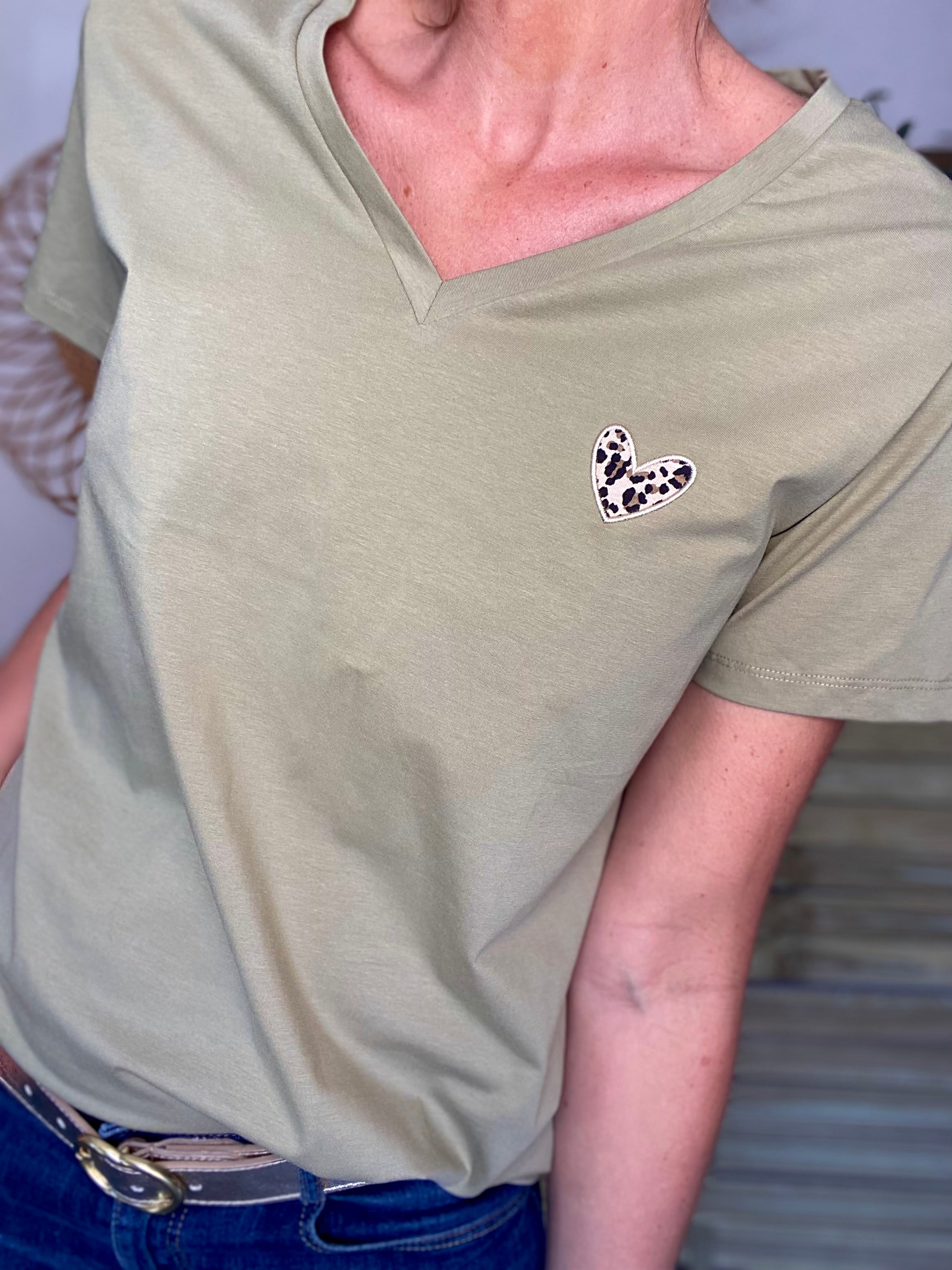 Tee shirt cœur léo brodé MAËVA 🐆 - Kaki clair