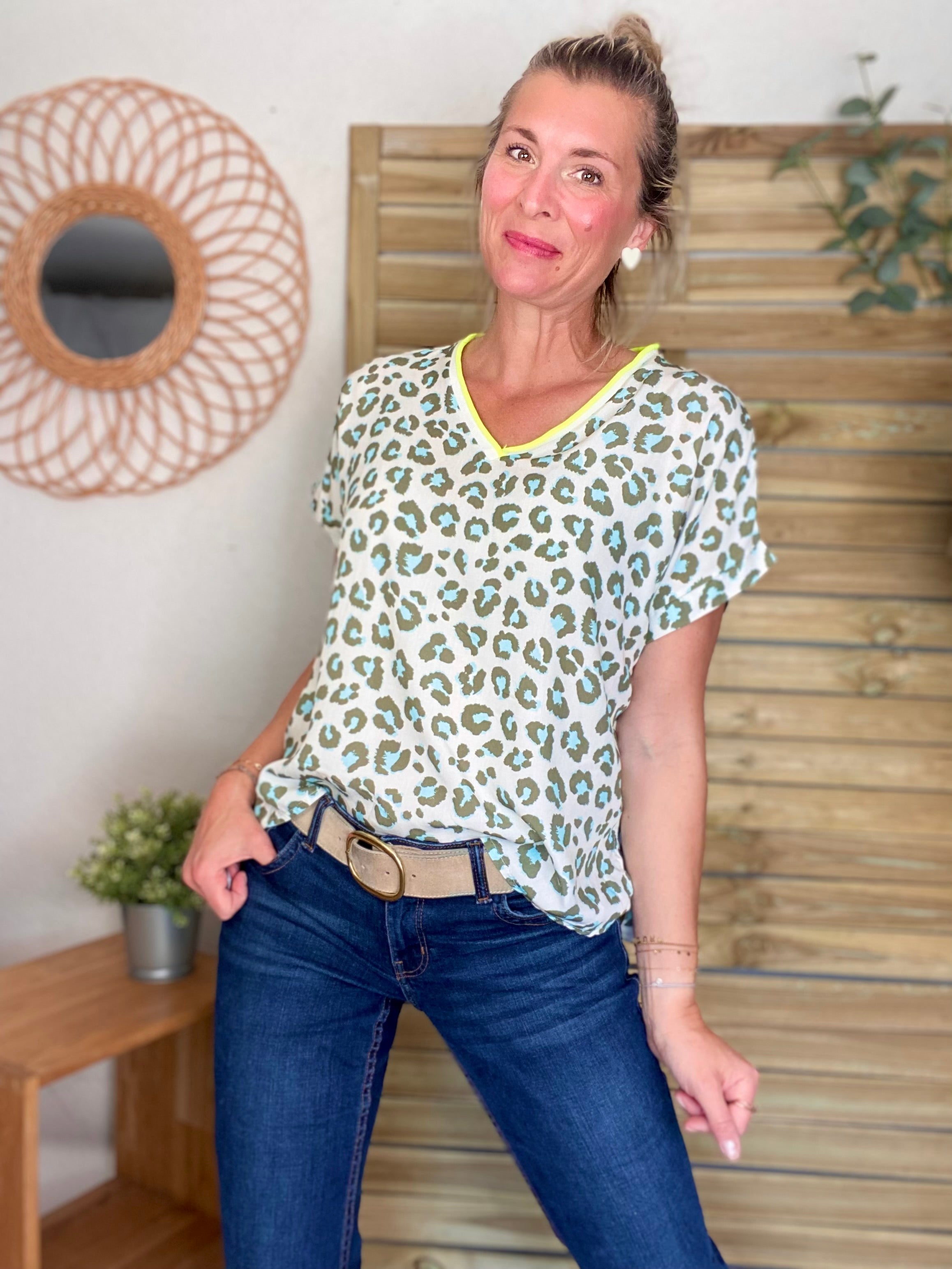 Top imprimé Léo col V avec lurex MISHA - Kaki