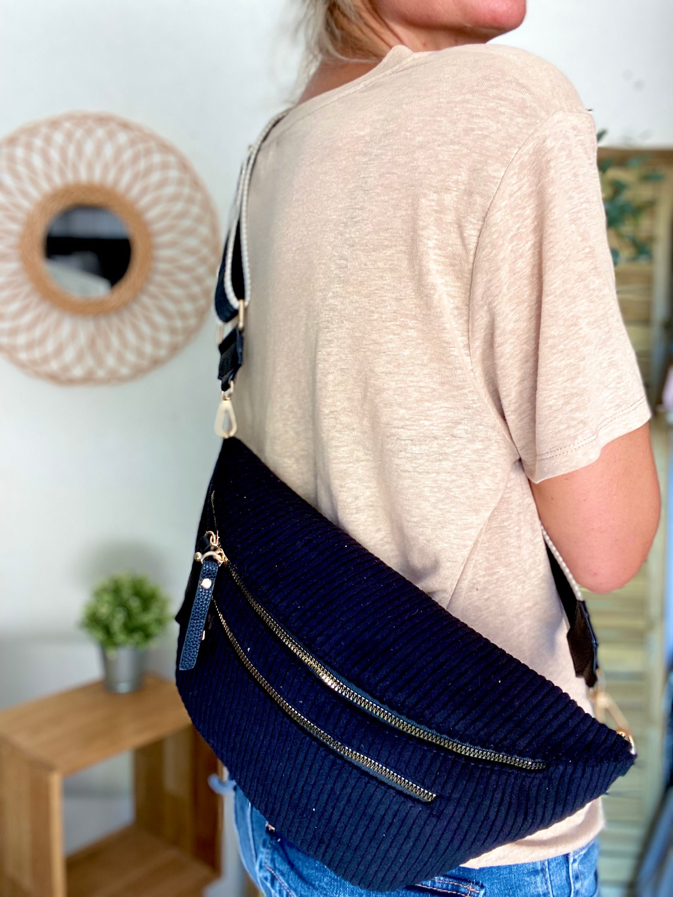 Sac banane XL en velours côtelé 2 zips et sangle fantaisie - WENDY - Noir