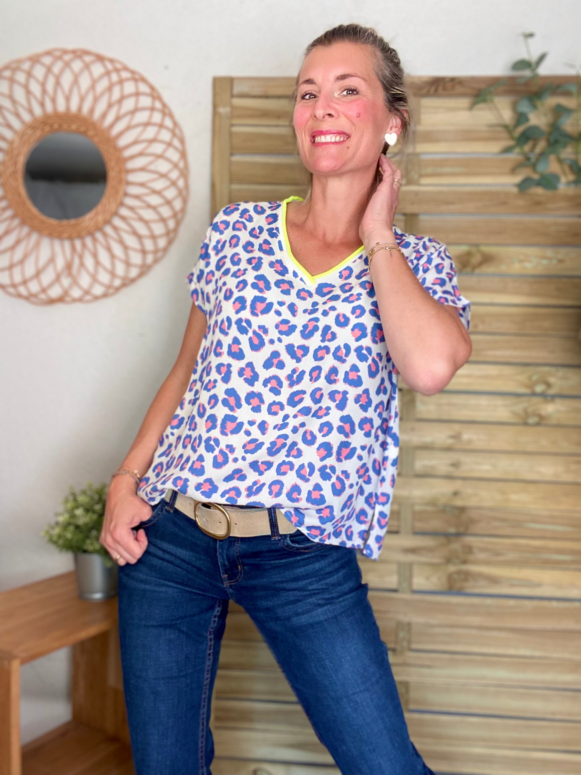 Top imprimé Léo col V avec lurex MISHA - Bleu jean