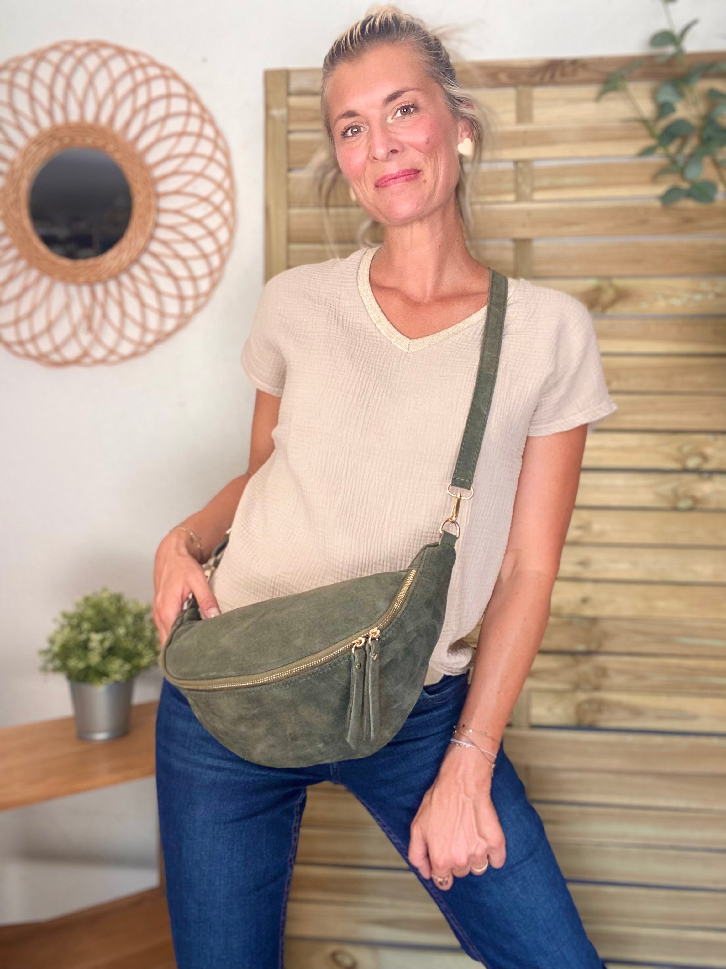 Sac banane XL en croite de cuir - JANE - Kaki