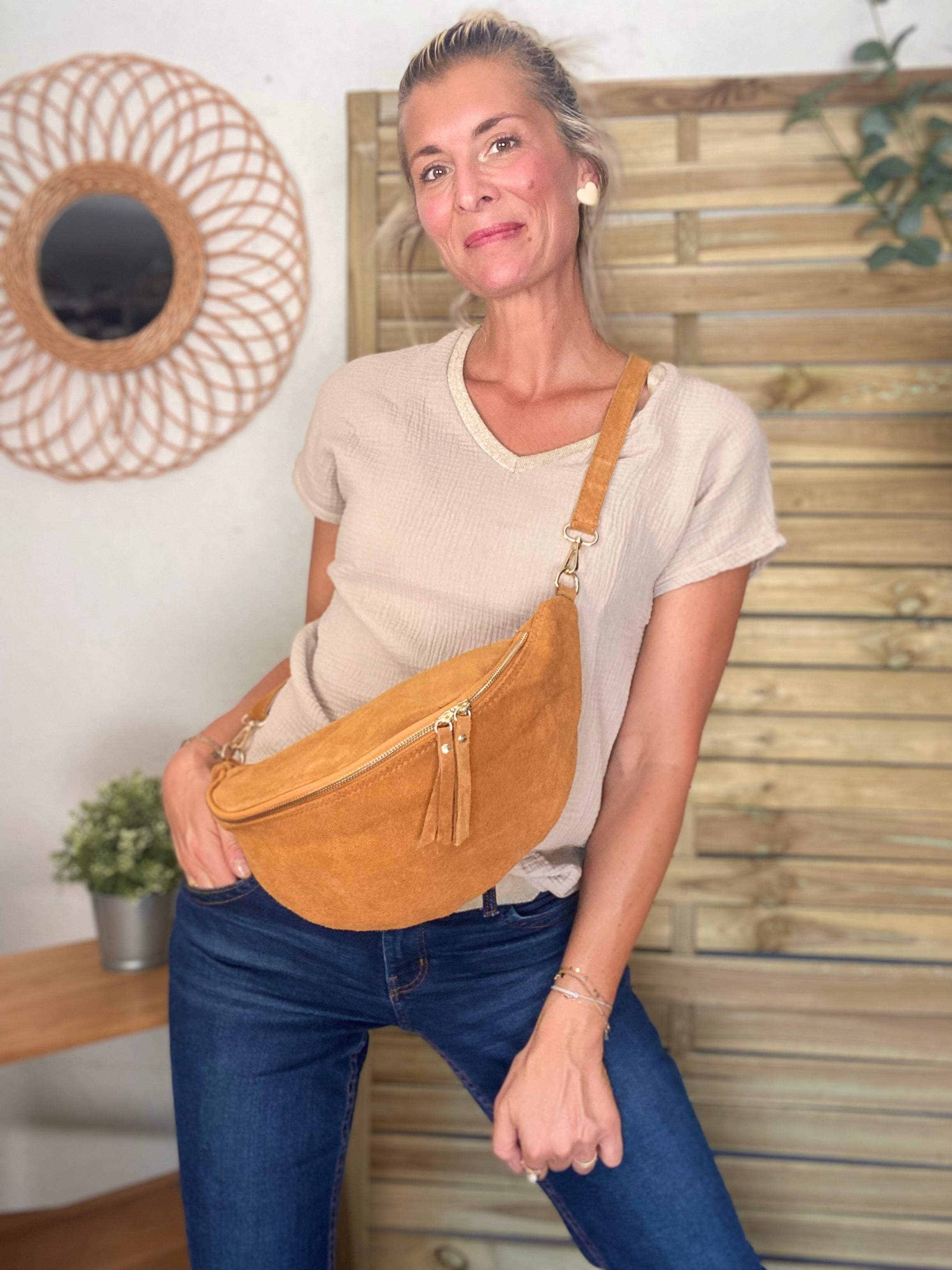 Sac banane XL en croite de cuir - JANE - Camel
