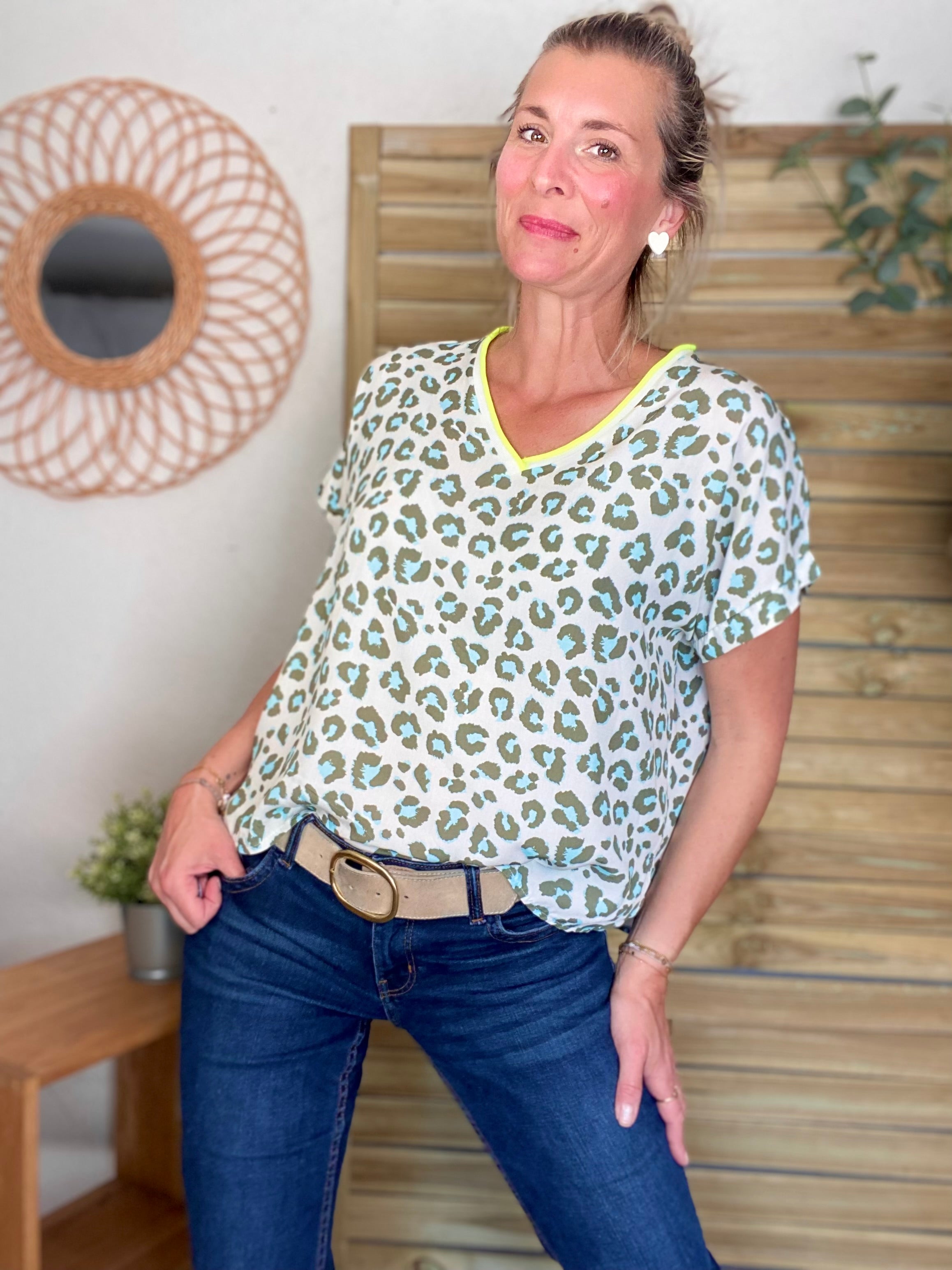 Top imprimé Léo col V avec lurex MISHA - Kaki