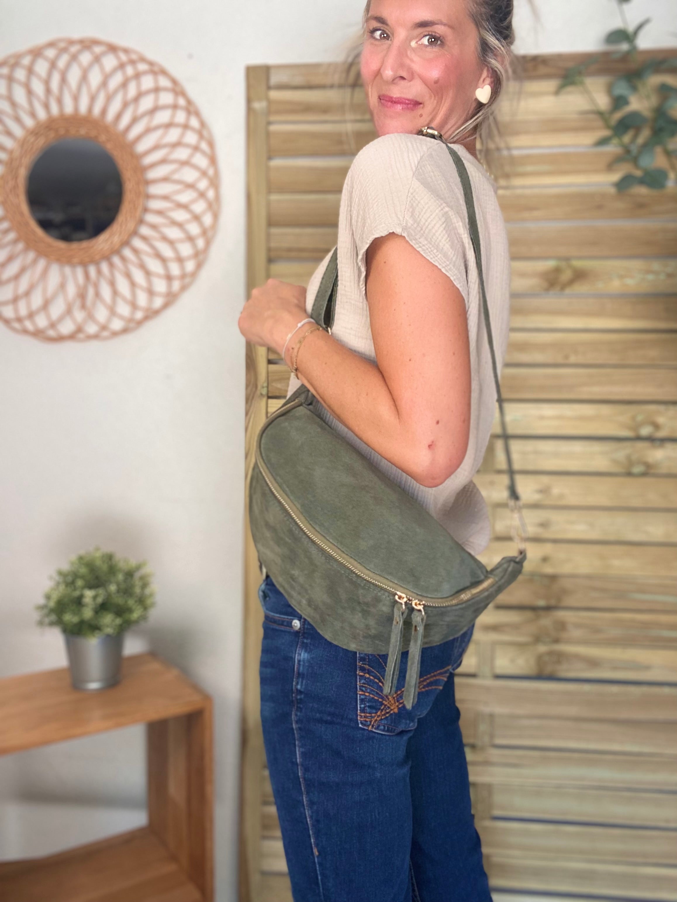 Sac banane XL en croite de cuir - JANE - Kaki