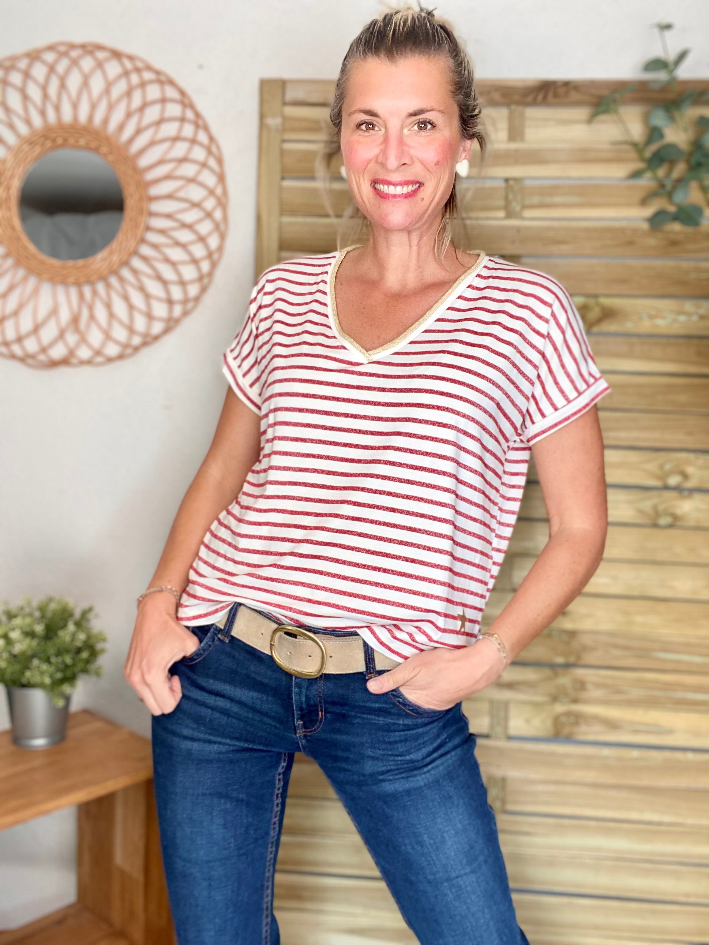Top rayé col V avec étoile ⭐️ NAOMI - Rouge cerise