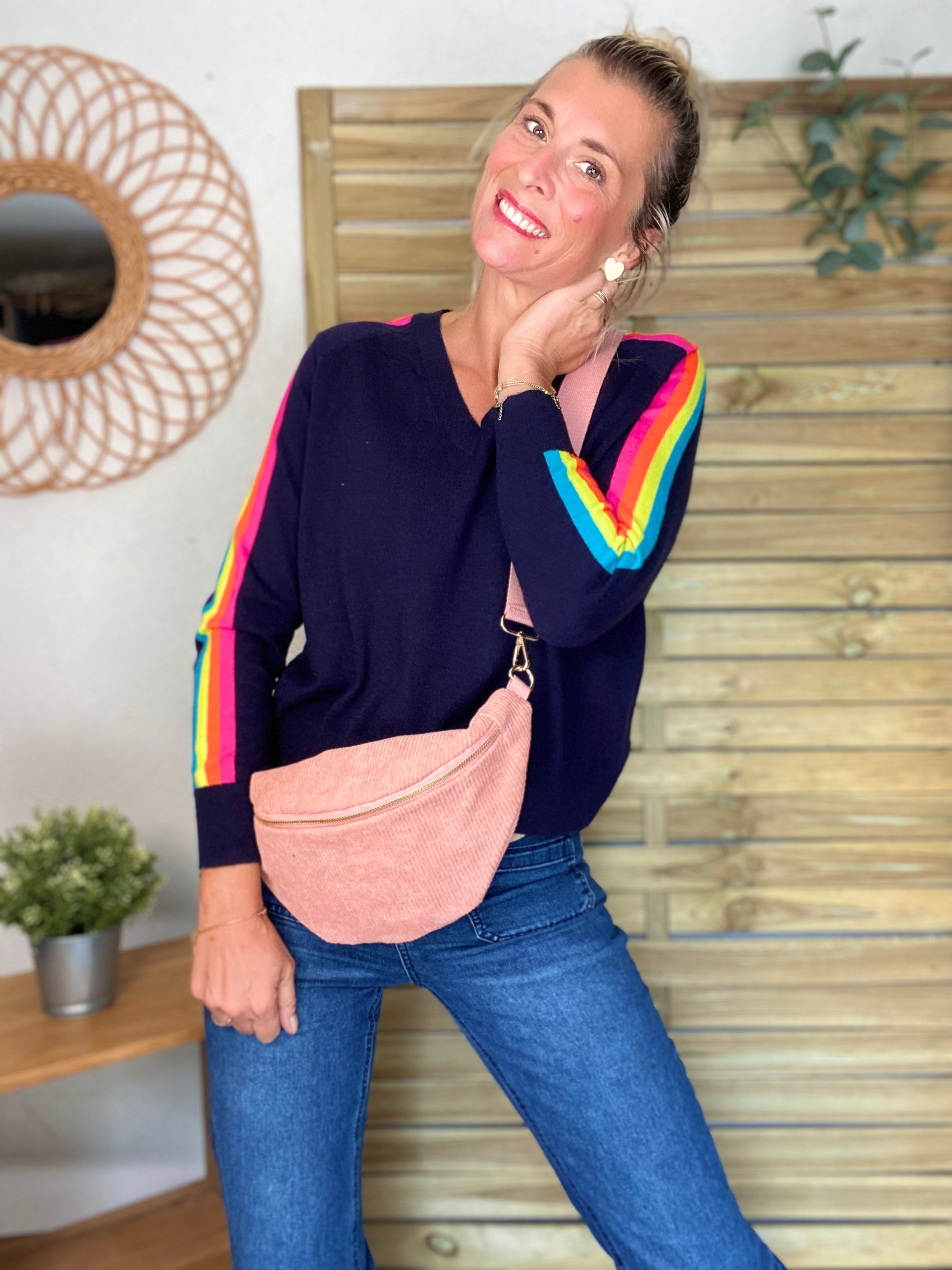 Pull fin avec bandes colorées, col V - RAINBOW 🌈 Bleu marine