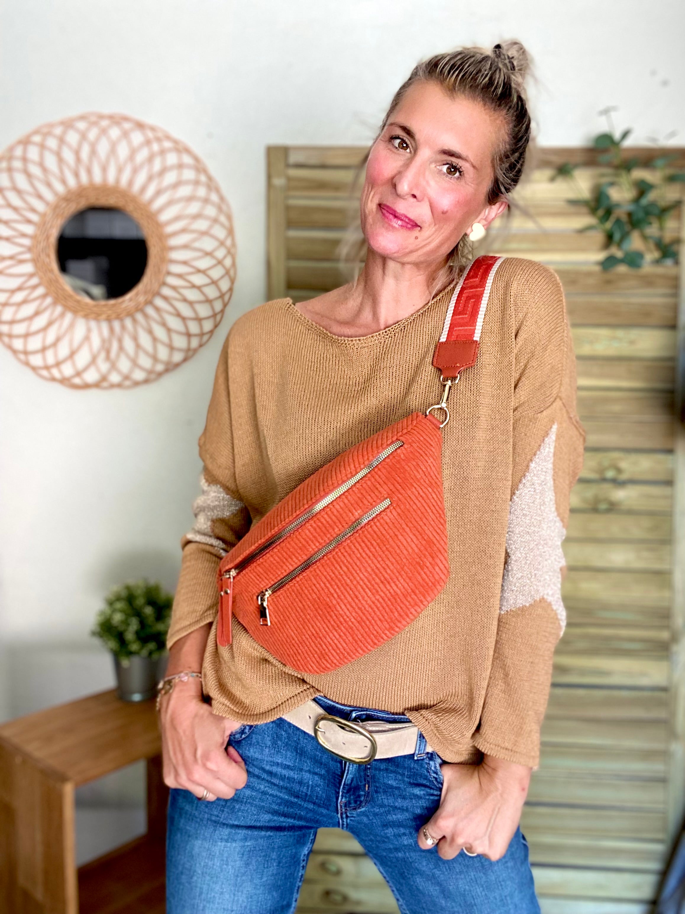 Sac banane XL en velours côtelé 2 zips et sangle fantaisie - WENDY - Brique