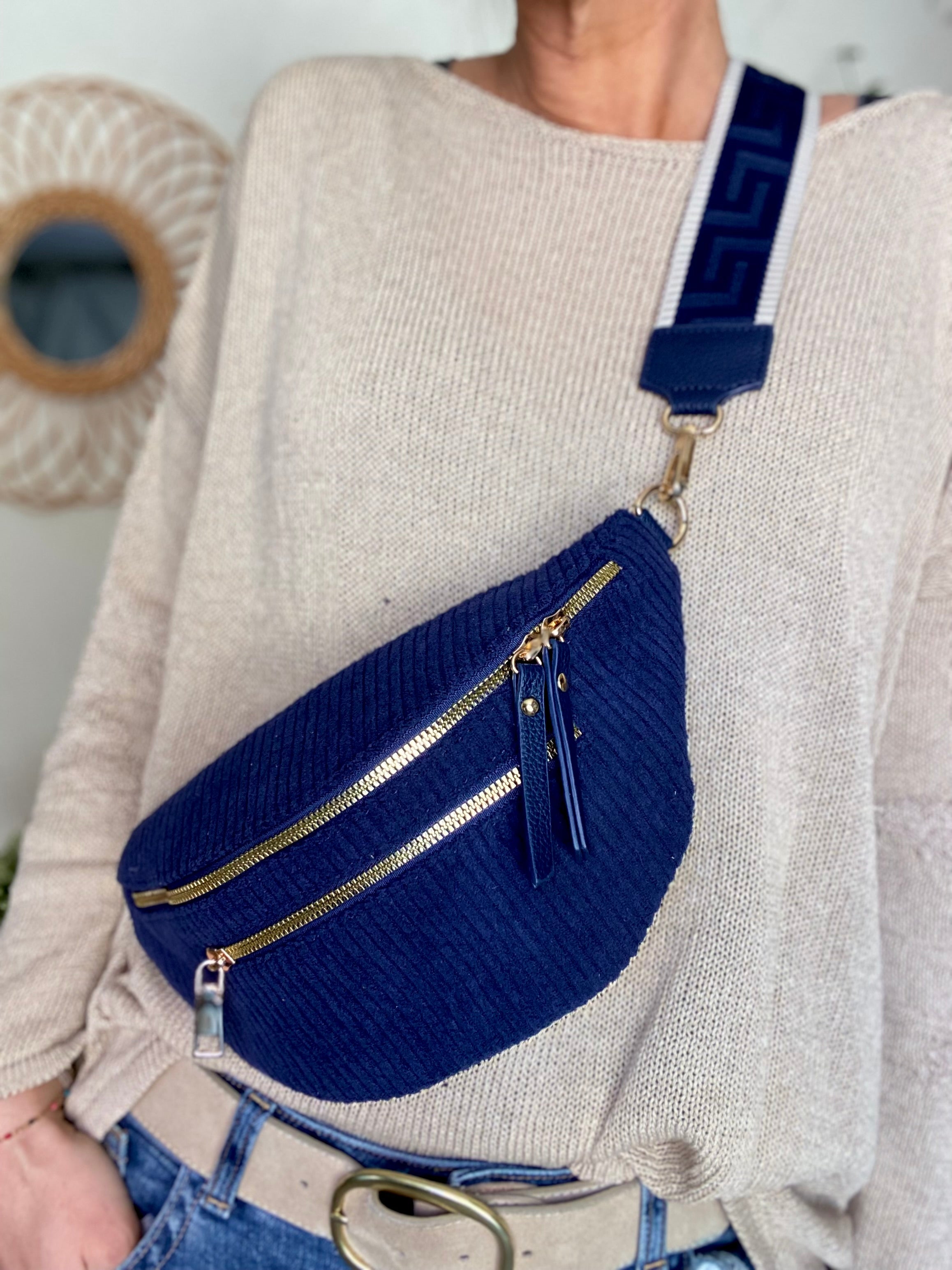 Sac banane en velours côtelé 2 zips et sangle fantaisie - CHARLY - Bleu marine (côtelé large)
