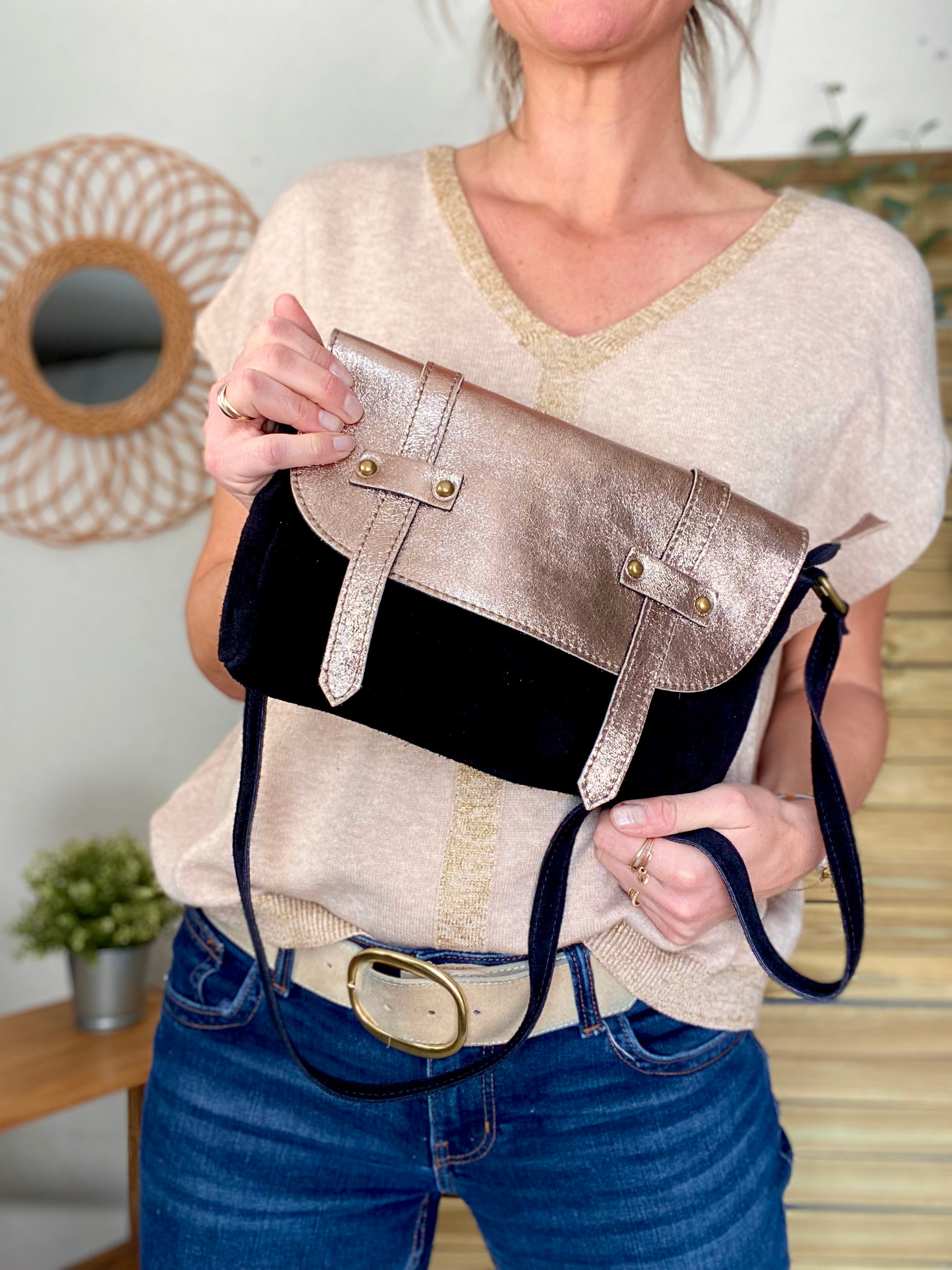 Sac bandoulière en cuir daim et irisé ESMÉE - Noir Bronze