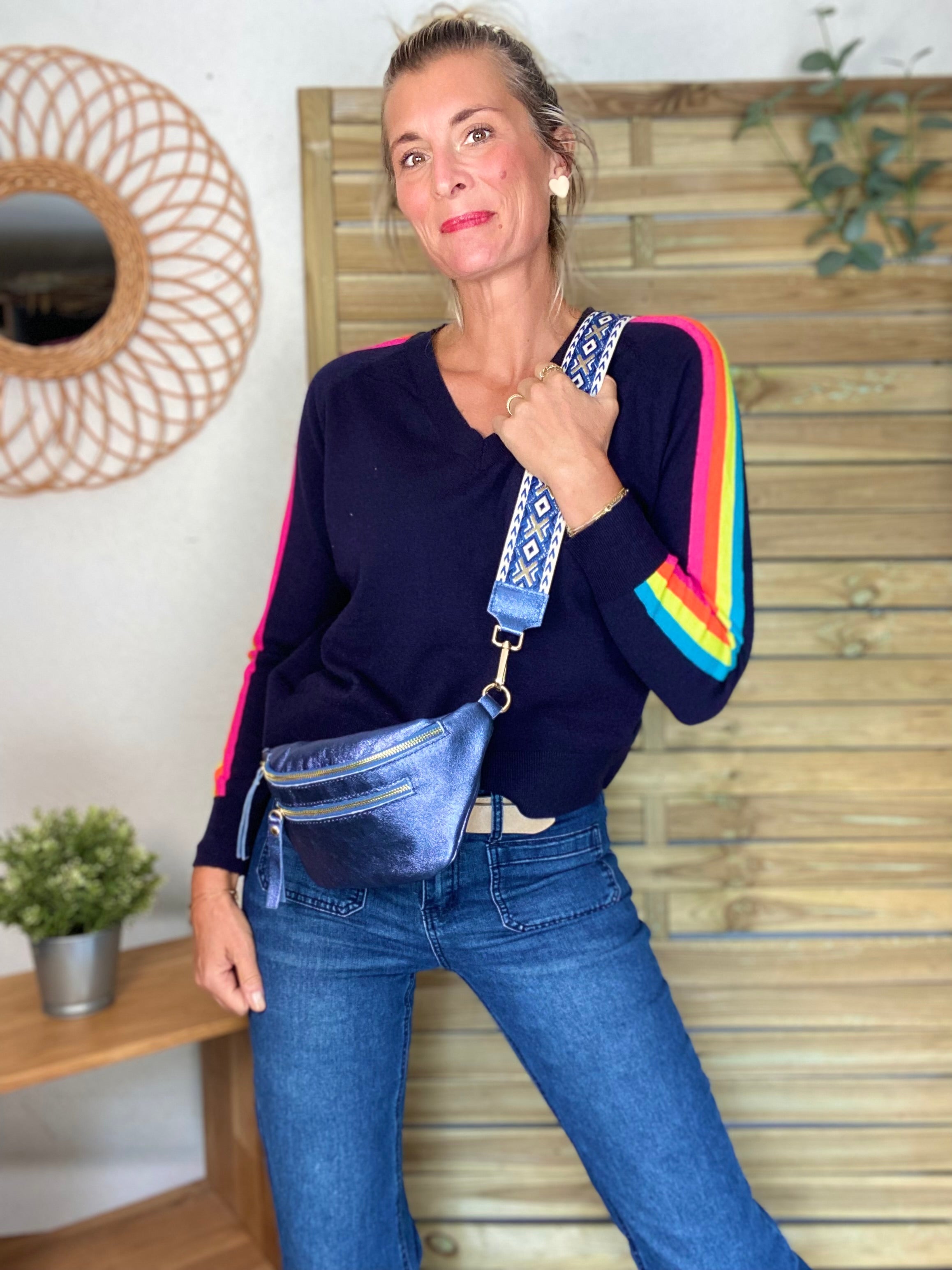 Pull fin avec bandes colorées, col V - RAINBOW 🌈 Bleu marine