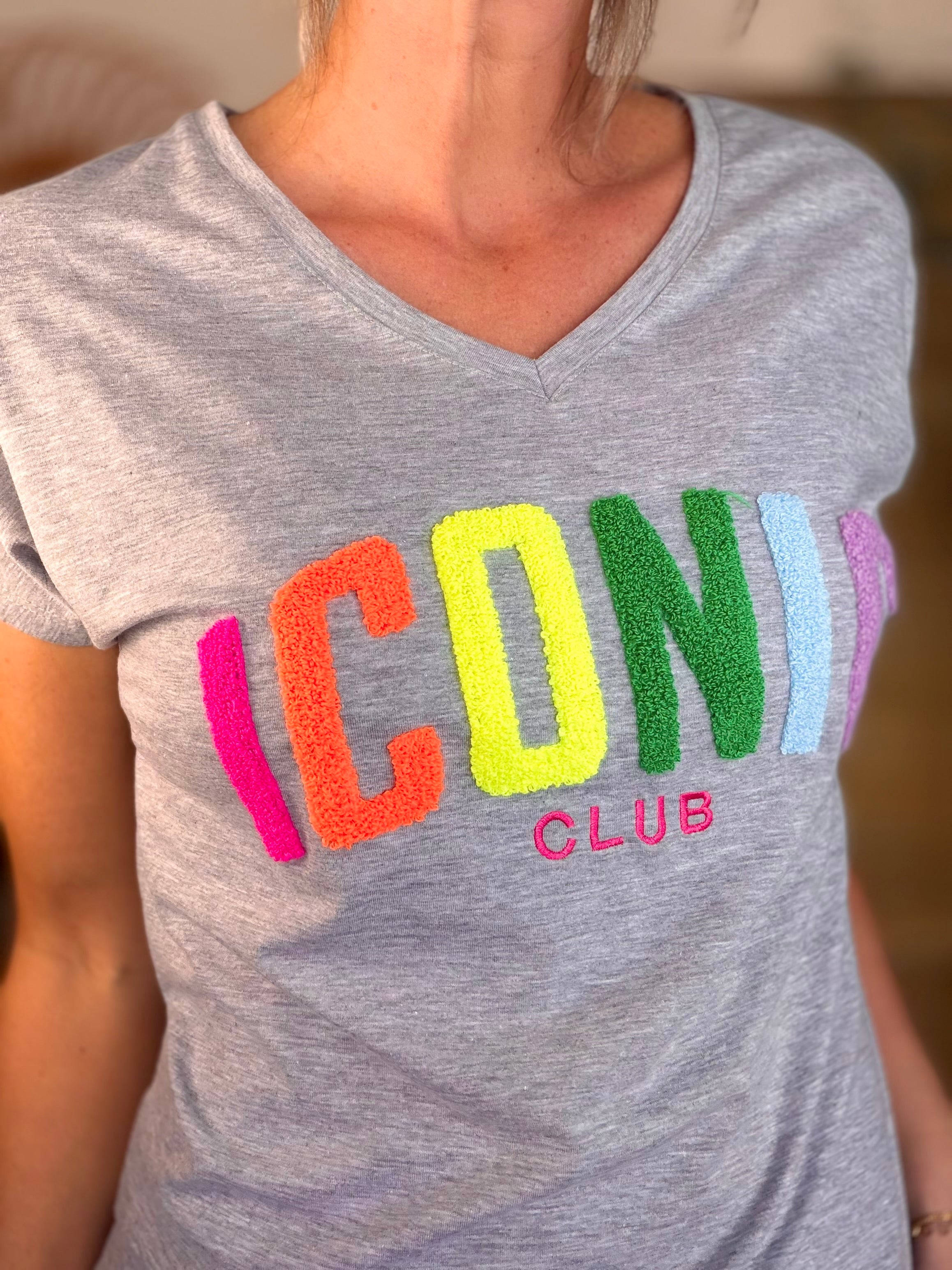 Tee shirt col V cœur ICONIC club MIRANDA Gris