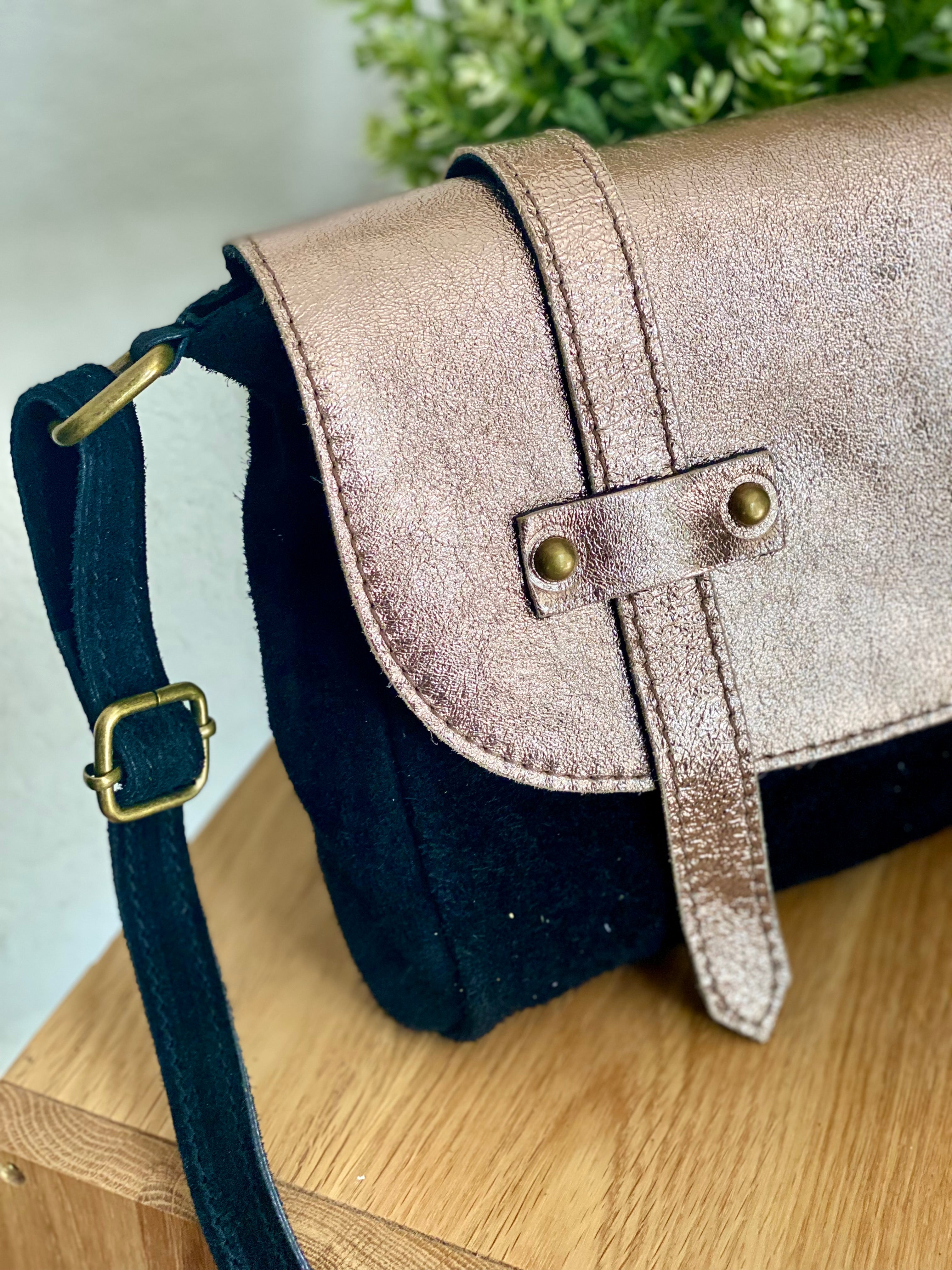 Sac bandoulière en cuir daim et irisé ESMÉE - Noir Bronze