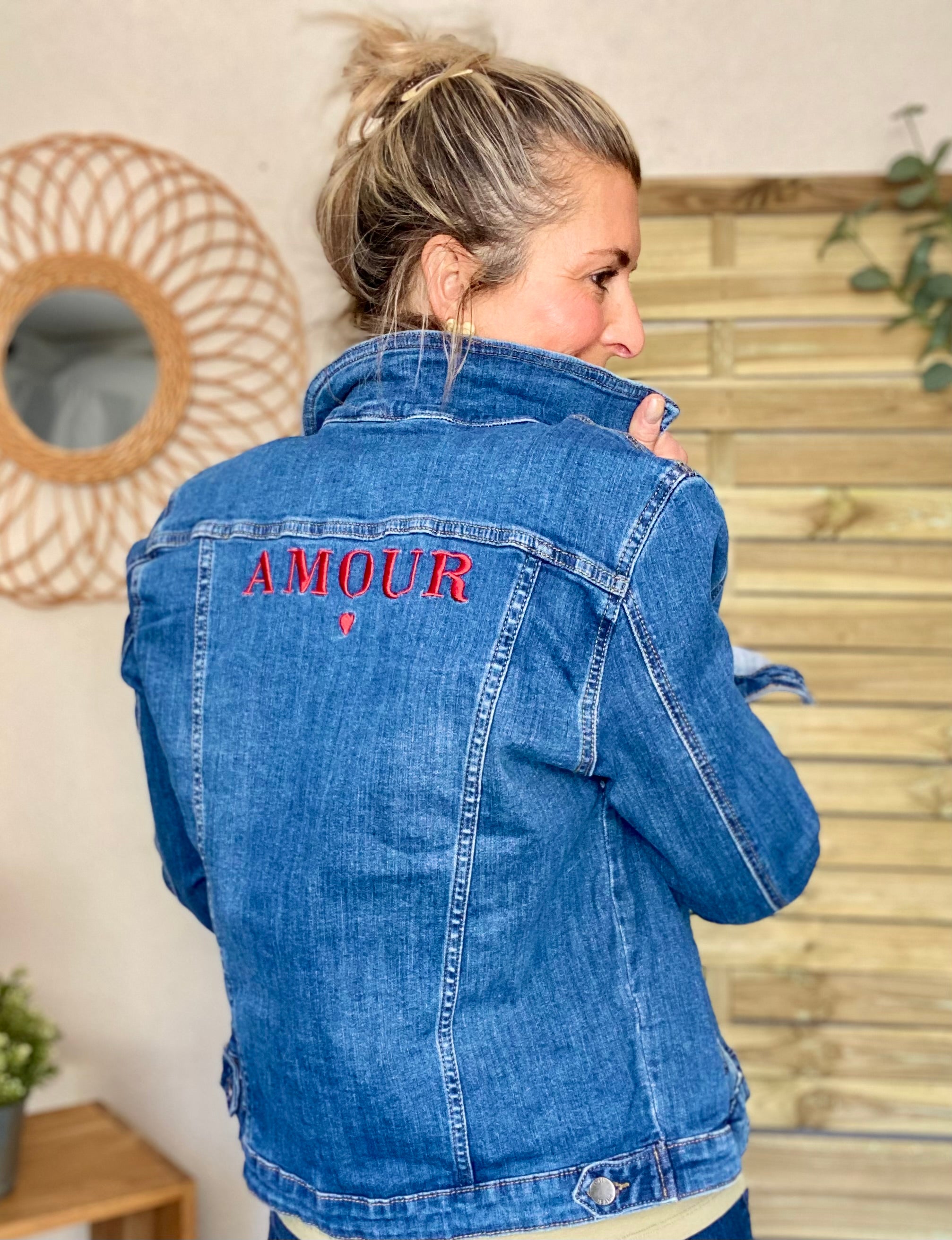Veste en jean broderie AMOUR - APOLLINE