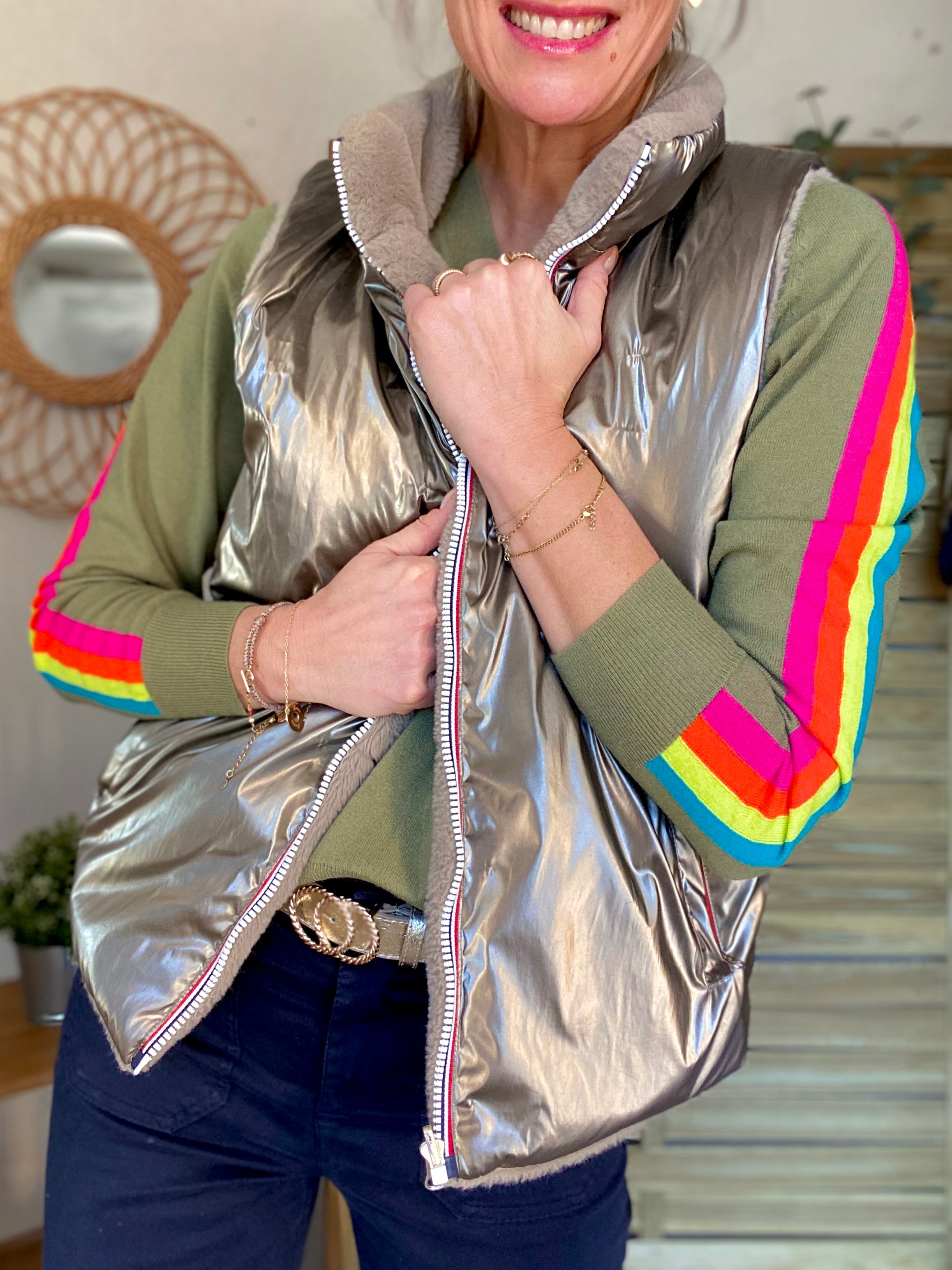 Pull fin avec bandes colorées, col V - RAINBOW 🌈 Kaki