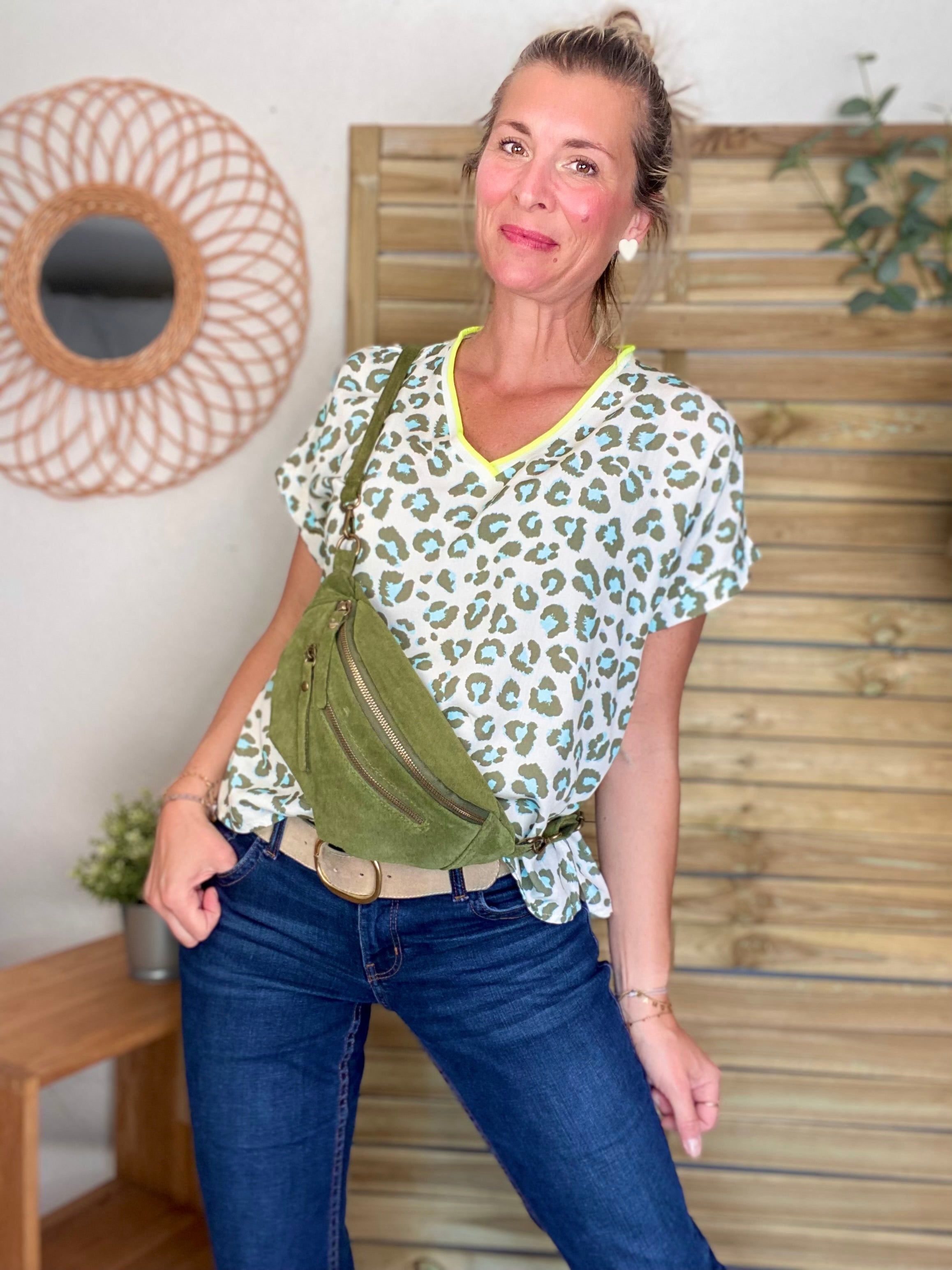 Top imprimé Léo col V avec lurex MISHA - Kaki