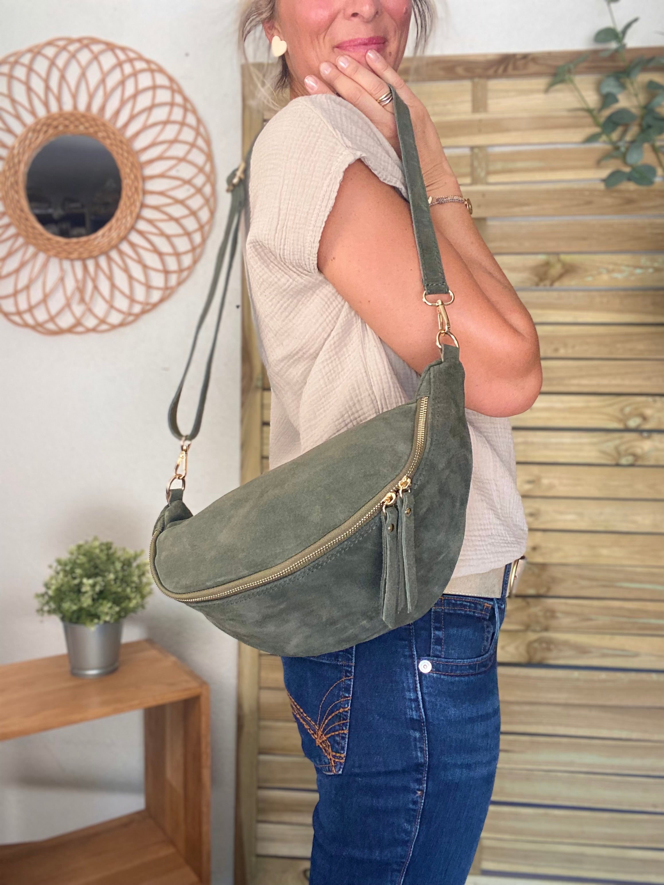 Sac banane XL en croite de cuir - JANE - Kaki