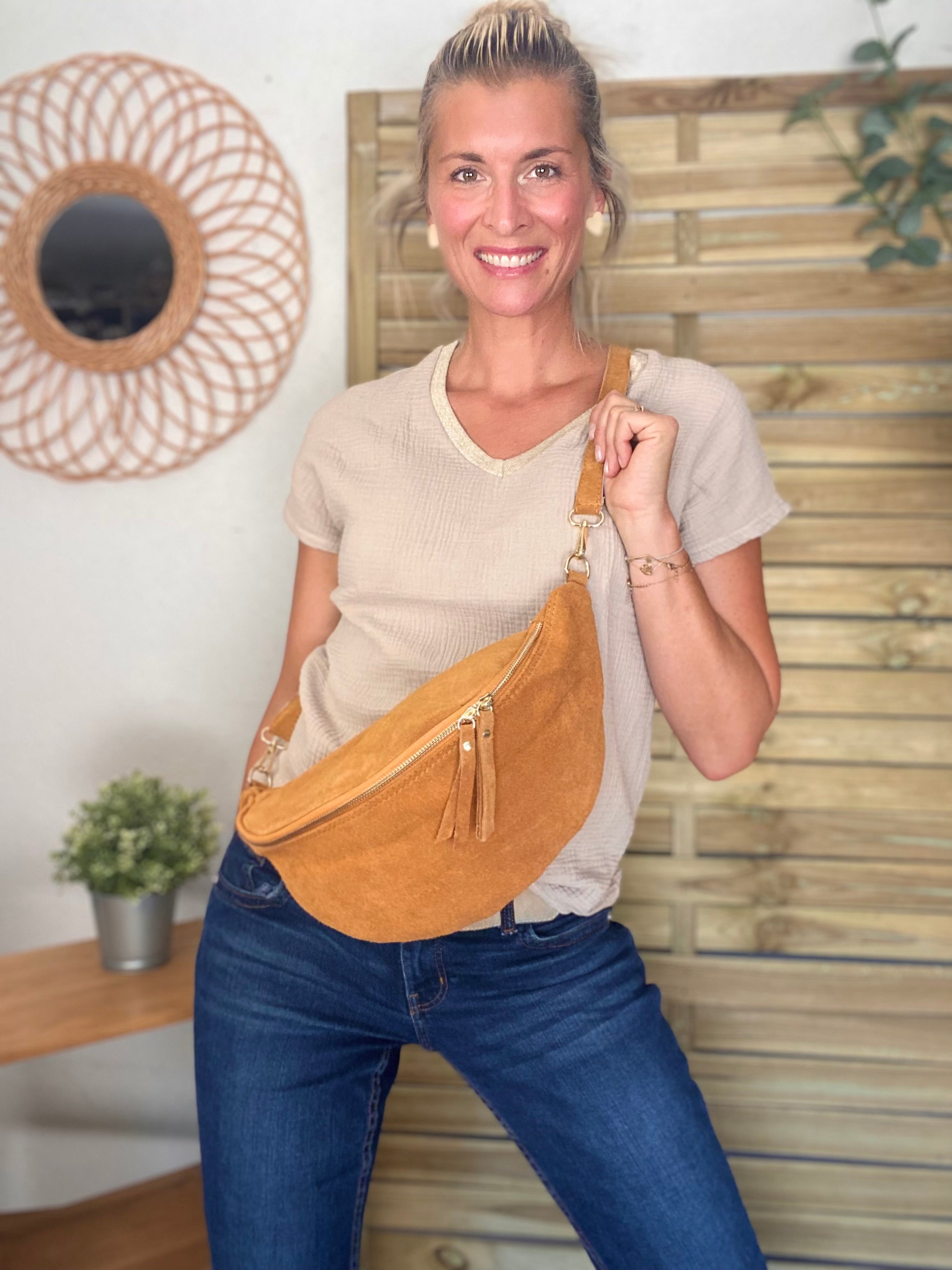 Sac banane XL en croite de cuir - JANE - Camel