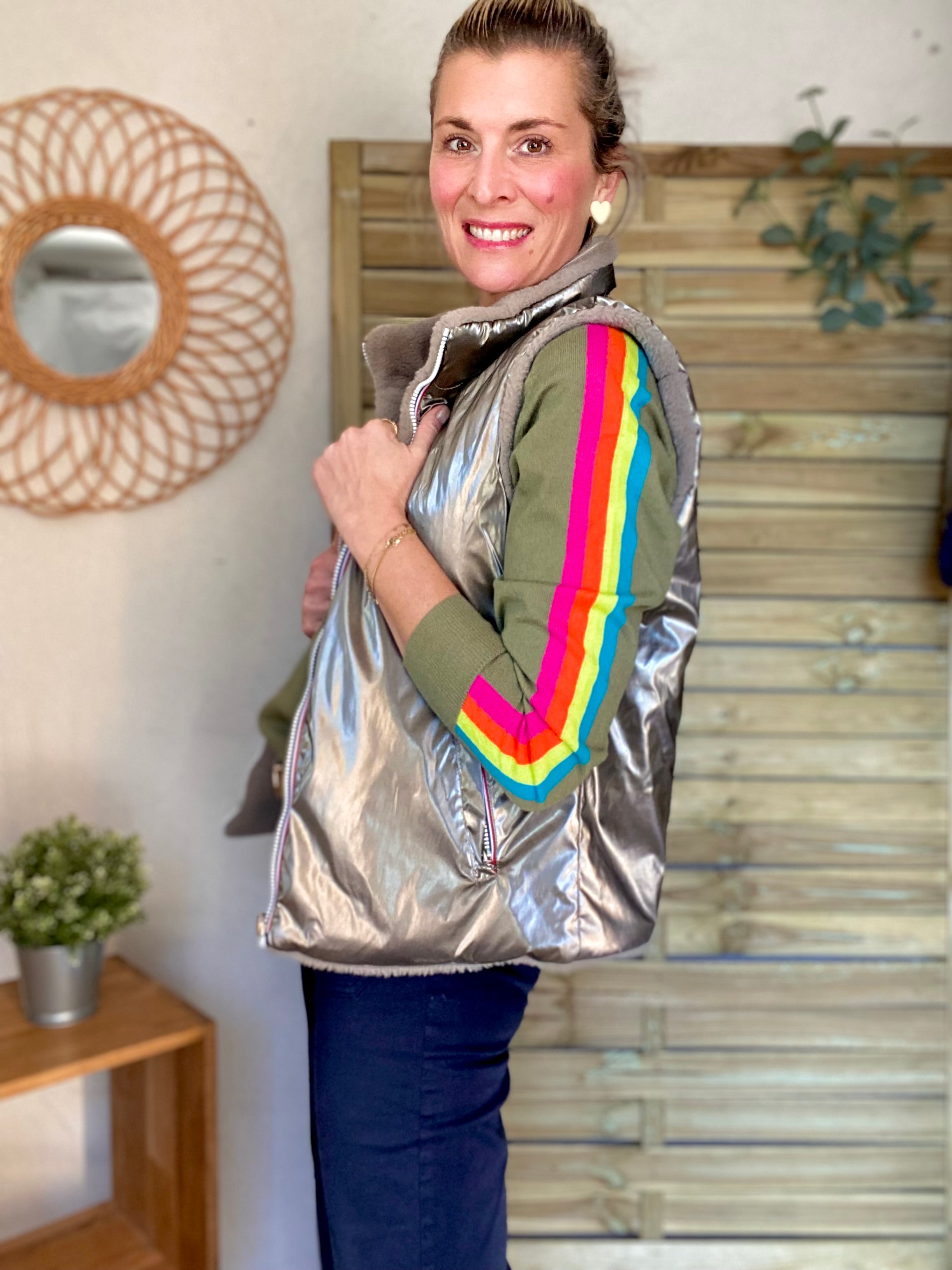 Pull fin avec bandes colorées, col V - RAINBOW 🌈 Kaki