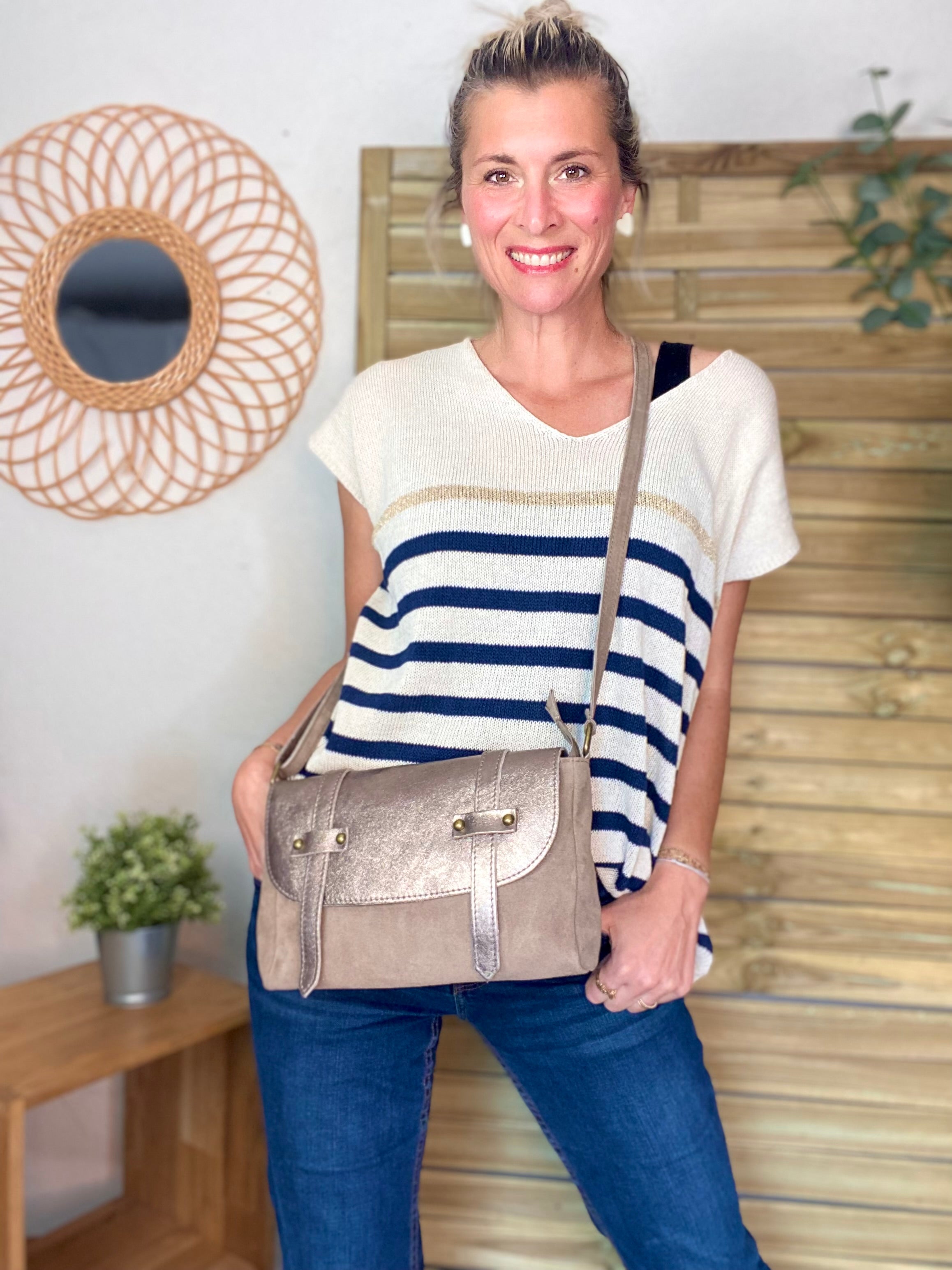Sac bandoulière en cuir daim et irisé ESMÉE - Taupe