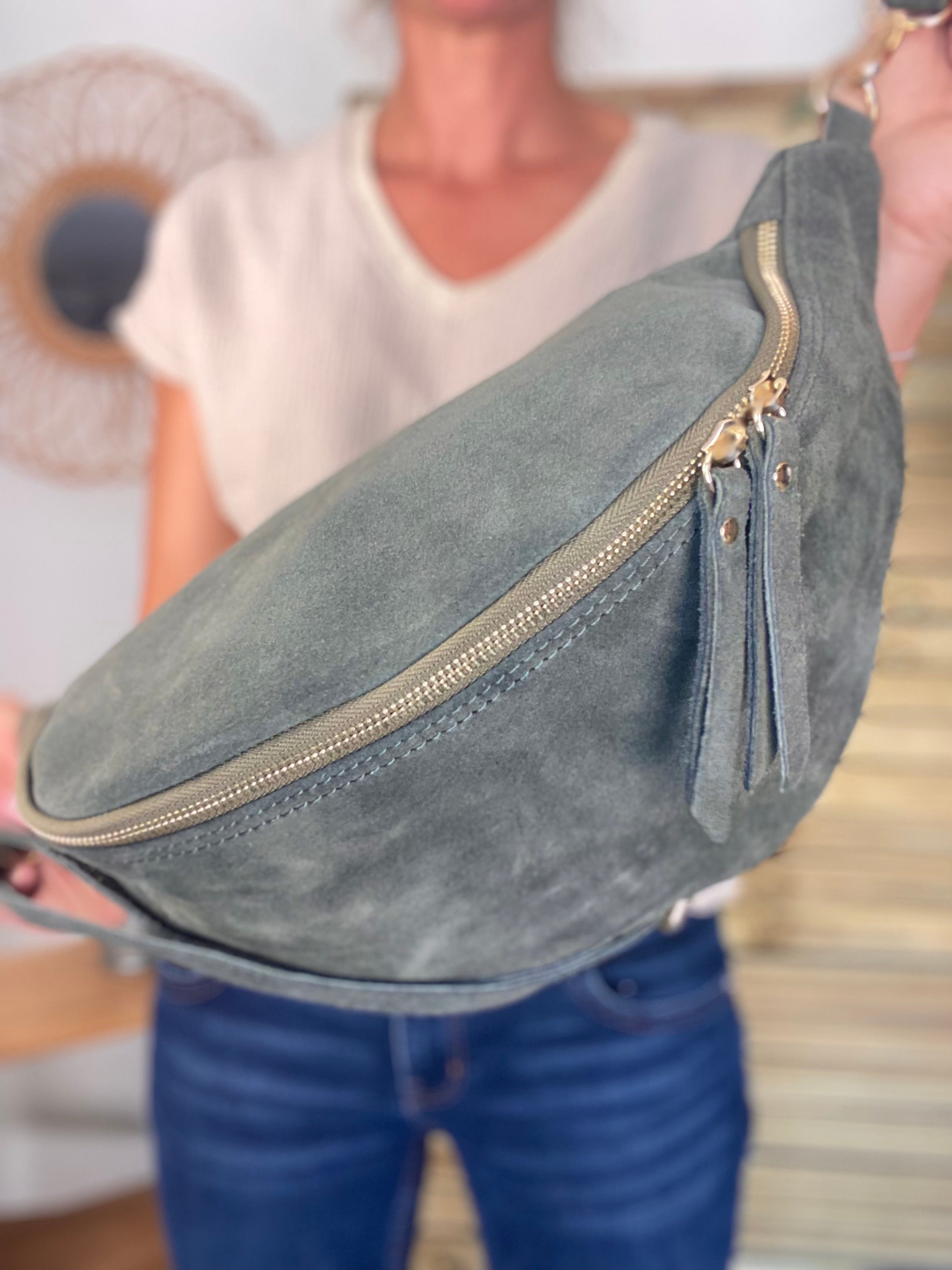 Sac banane XL en croite de cuir - JANE - Kaki
