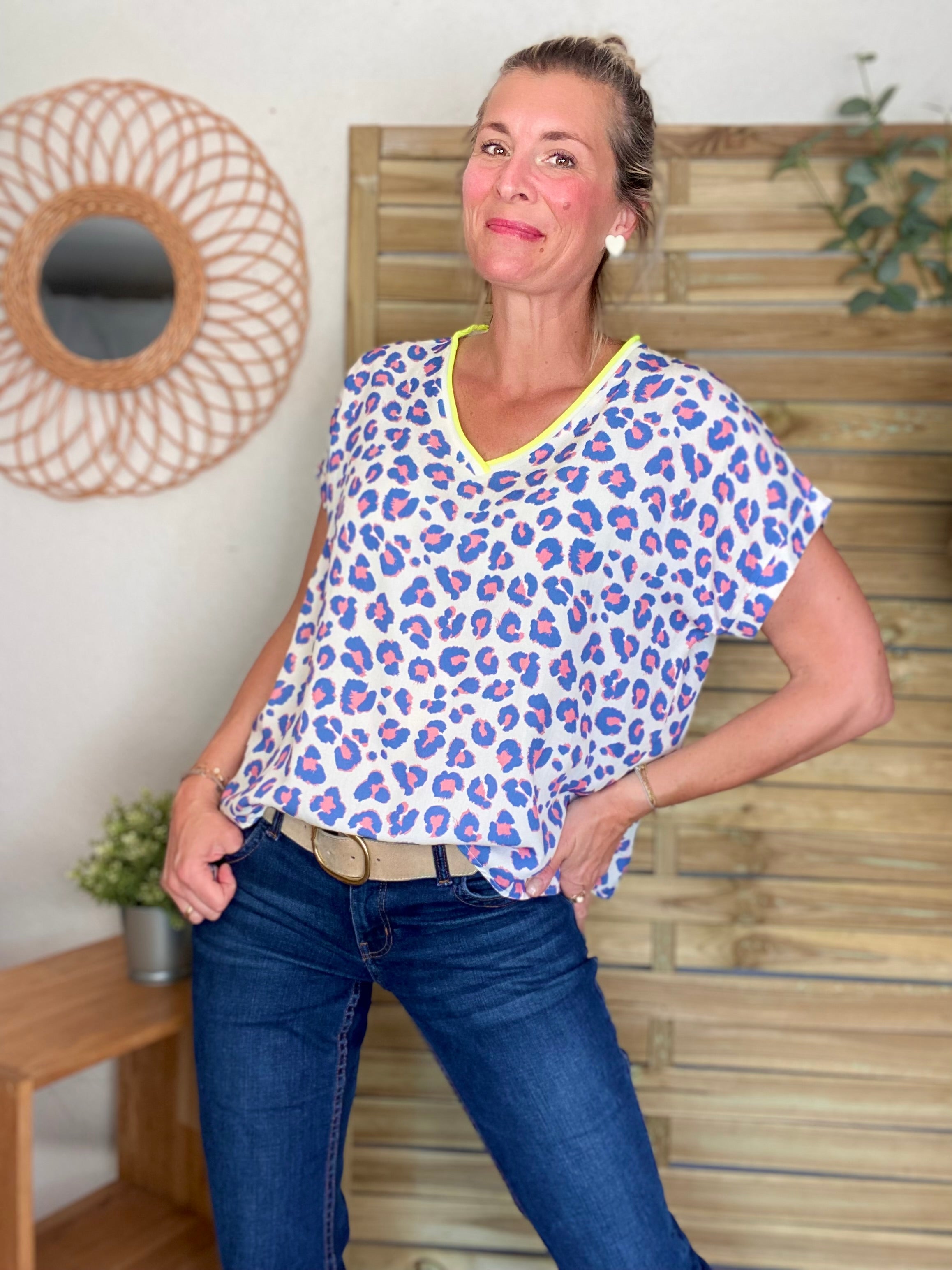 Top imprimé Léo col V avec lurex MISHA - Bleu jean