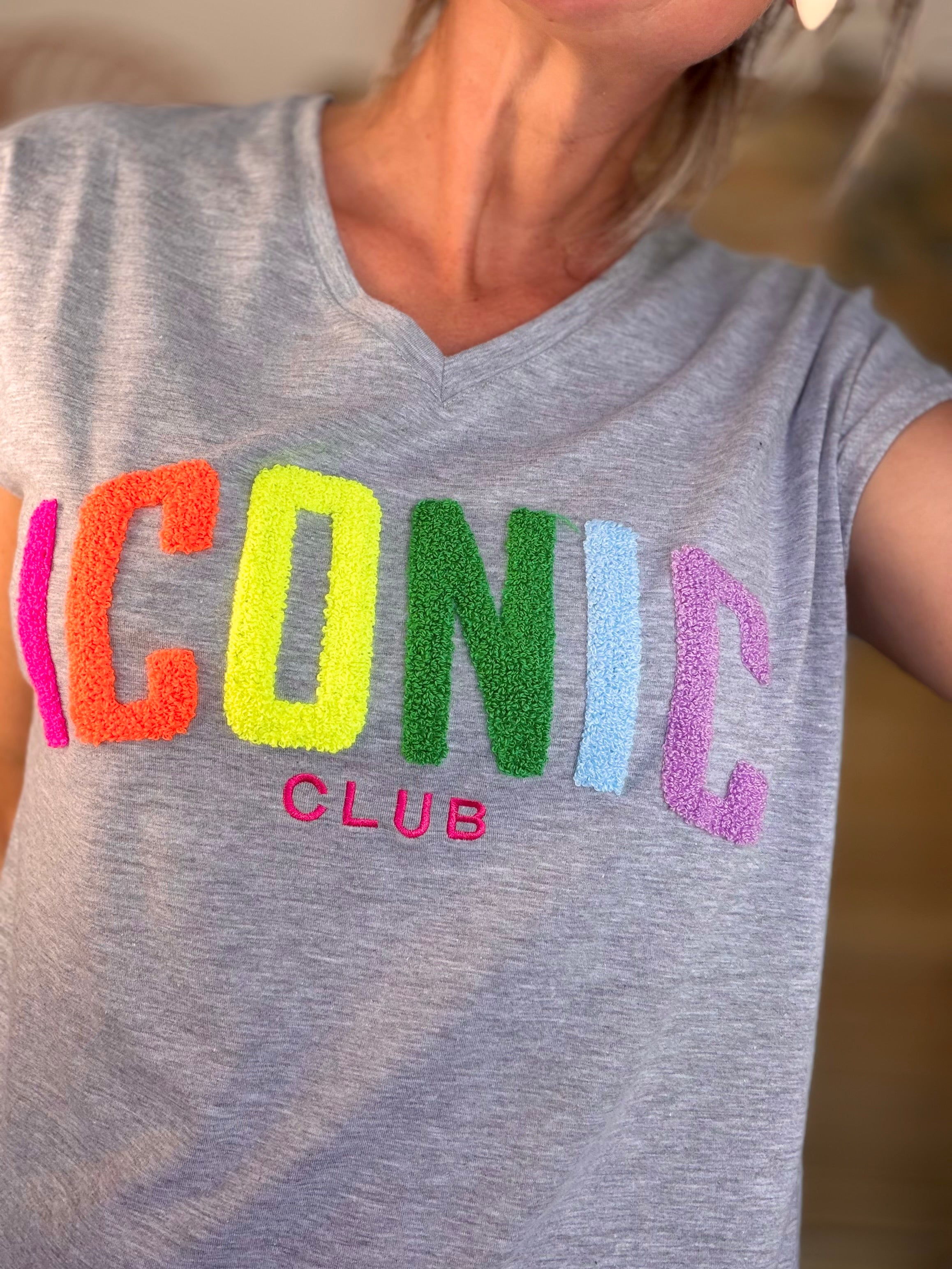 Tee shirt col V cœur ICONIC club MIRANDA Gris