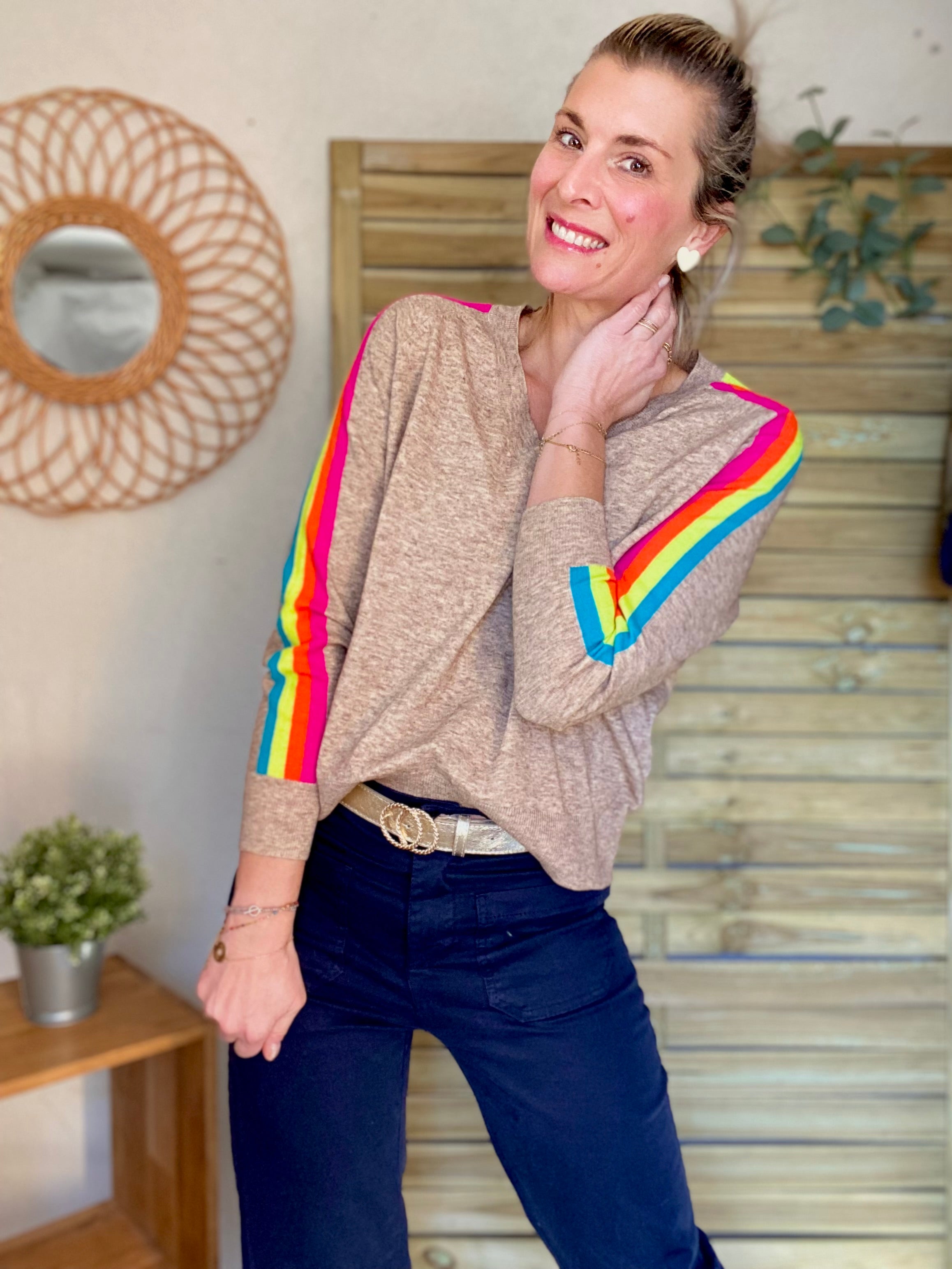 Pull fin avec bandes colorées, col V - RAINBOW 🌈 Taupe chiné