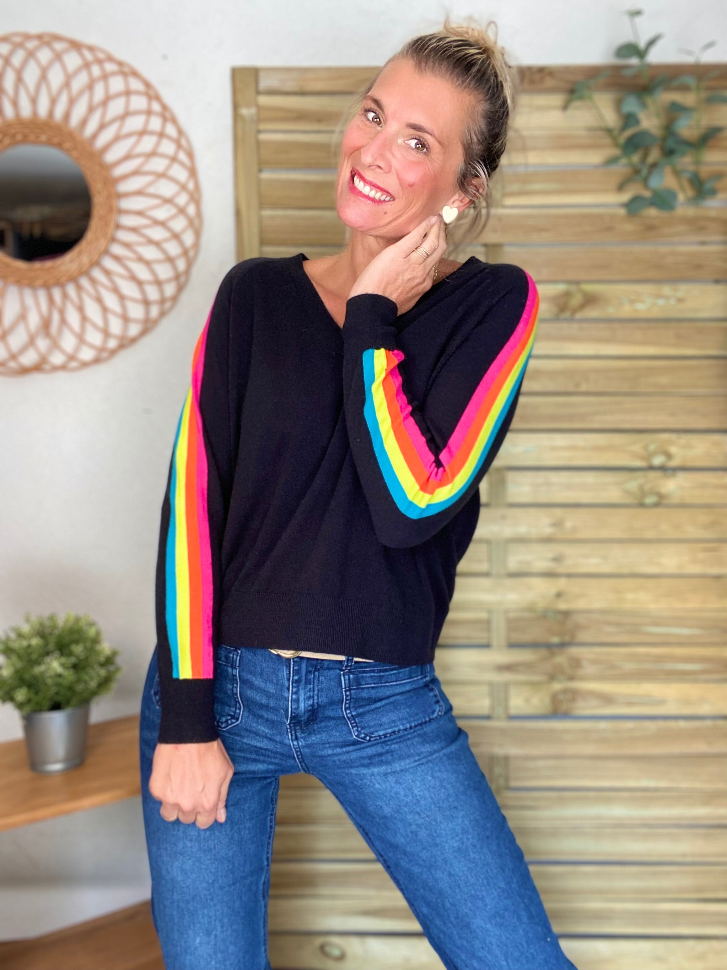Pull fin avec bandes colorées, col V - RAINBOW 🌈 Noir