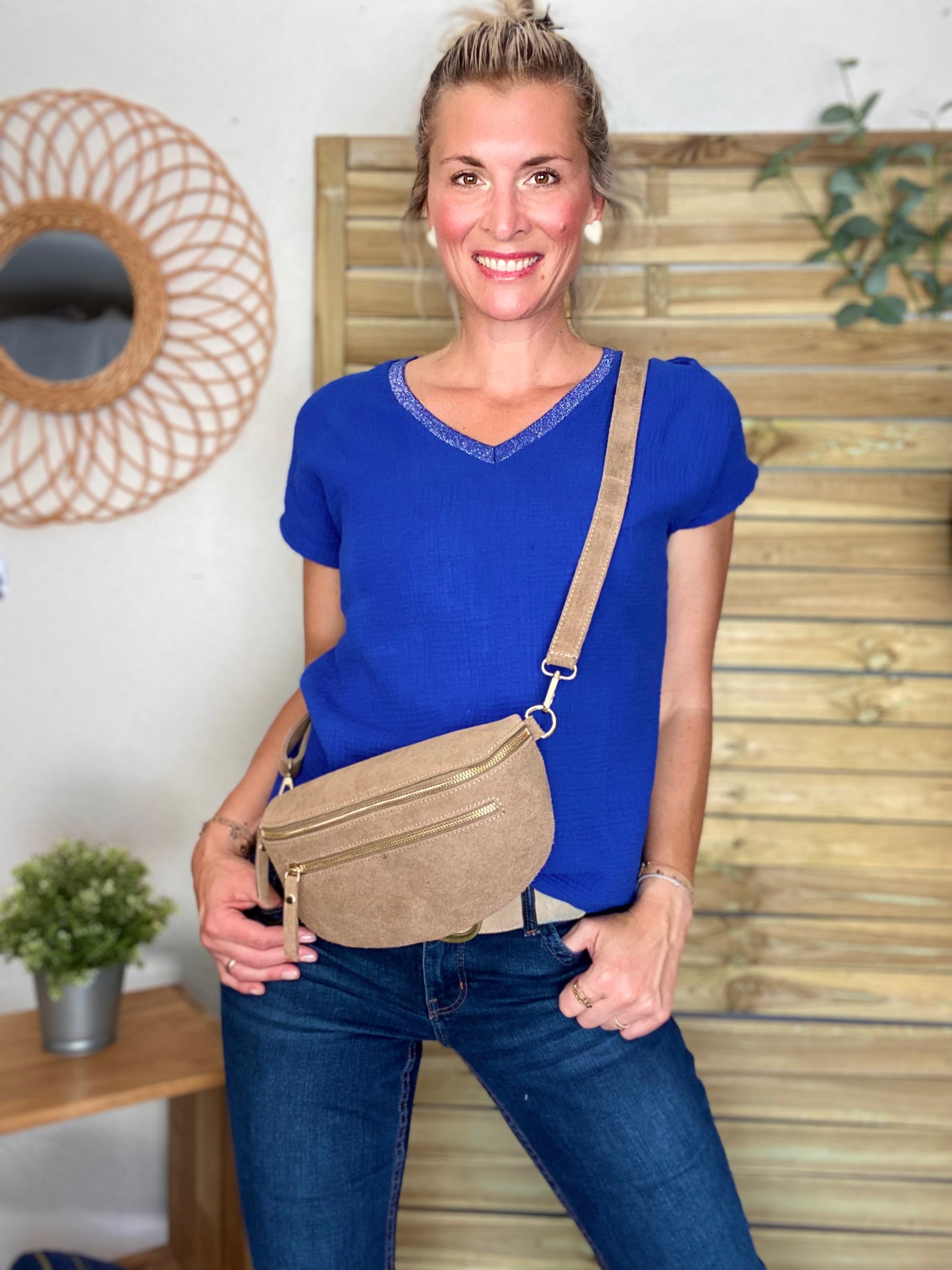 Sac banane en croûte de cuir + poche avant ALISON - Taupe