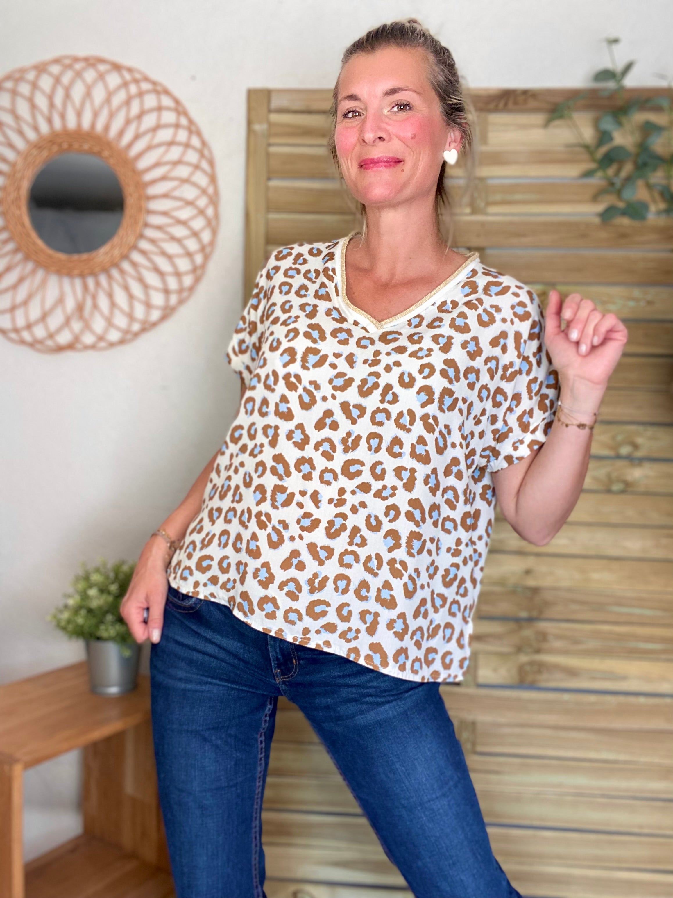 Top imprimé Léo col V avec lurex MISHA - Camel