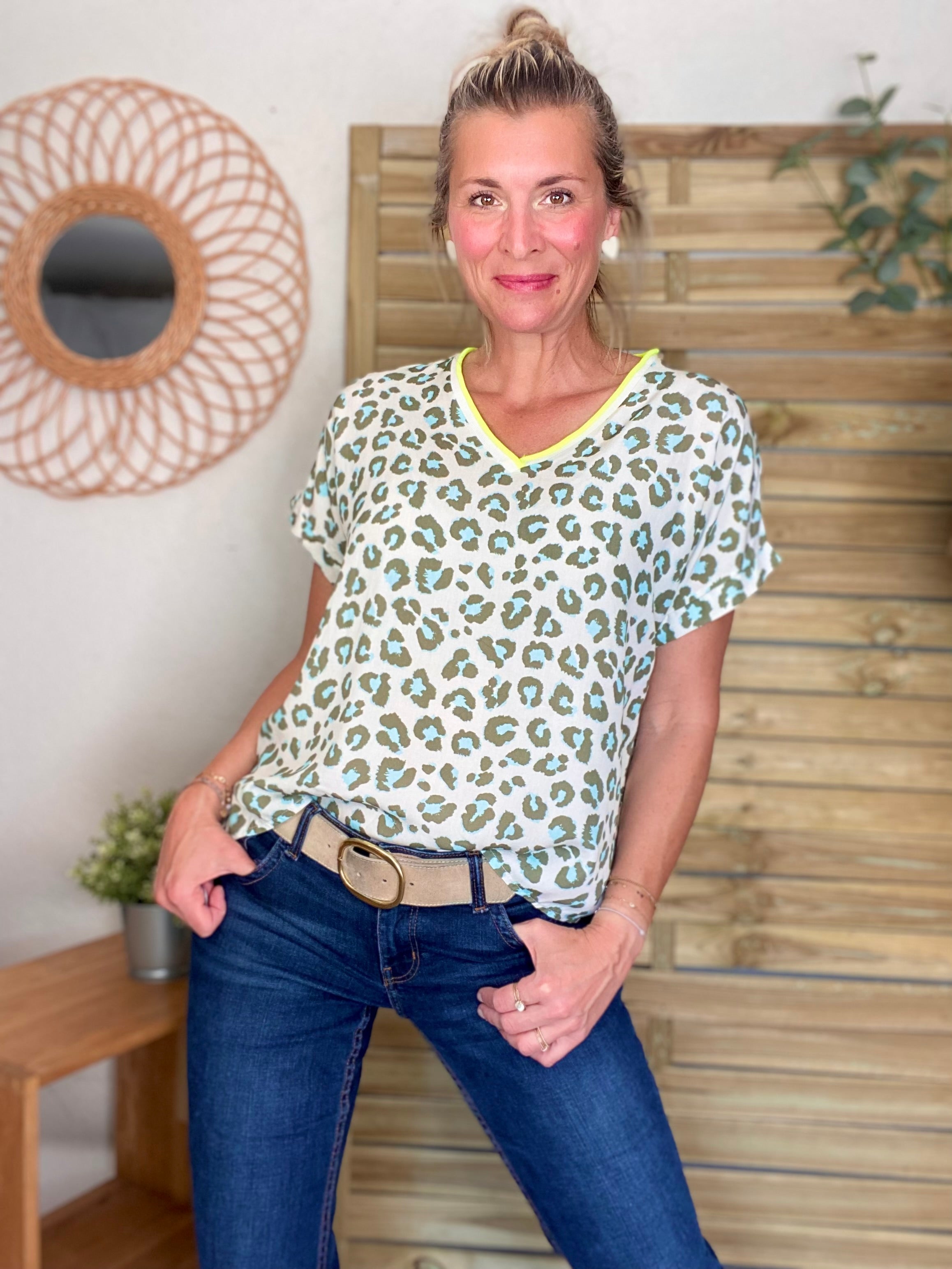 Top imprimé Léo col V avec lurex MISHA - Kaki