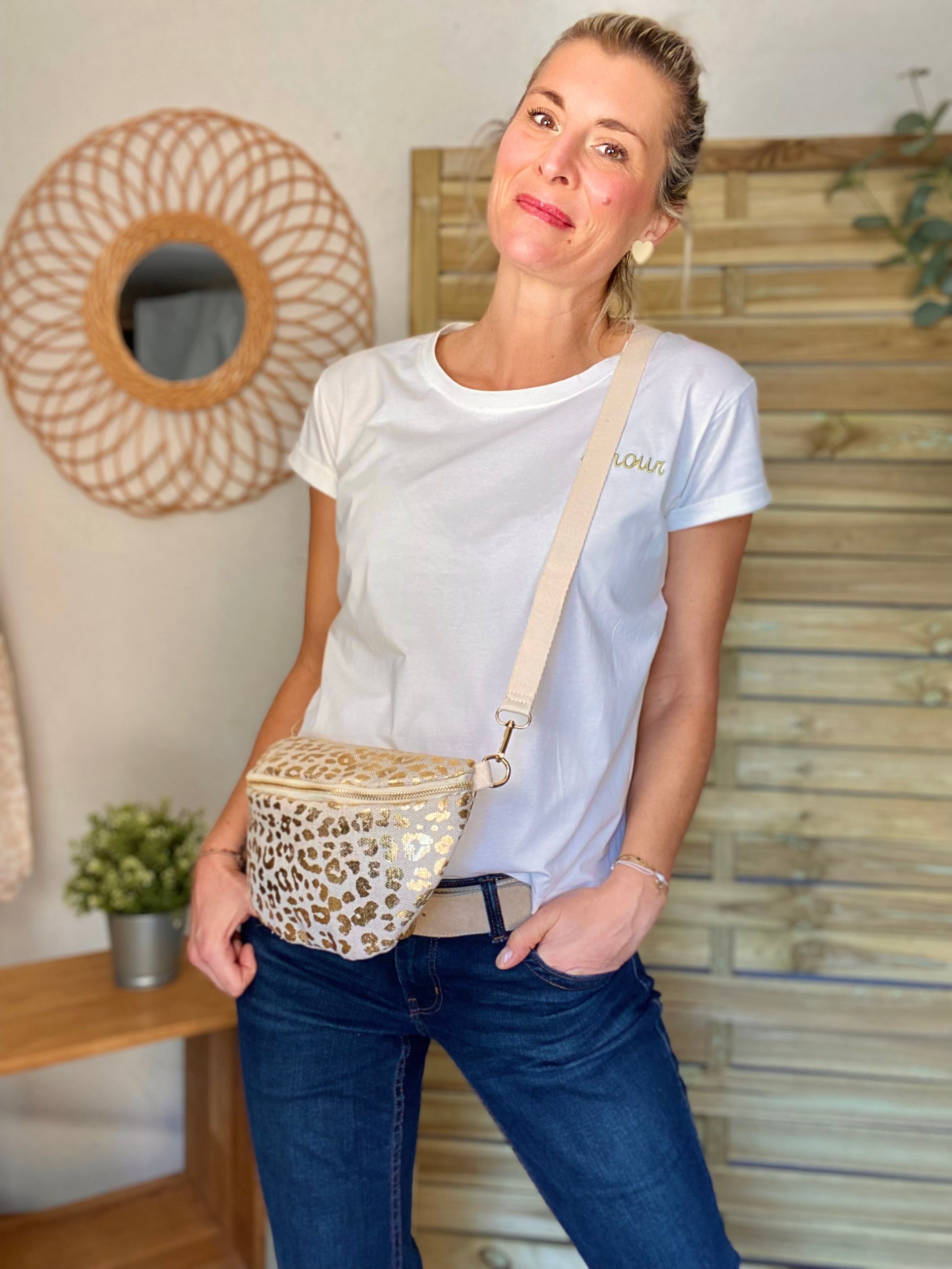 Tee shirt Écru amour brodé doré - MARIA