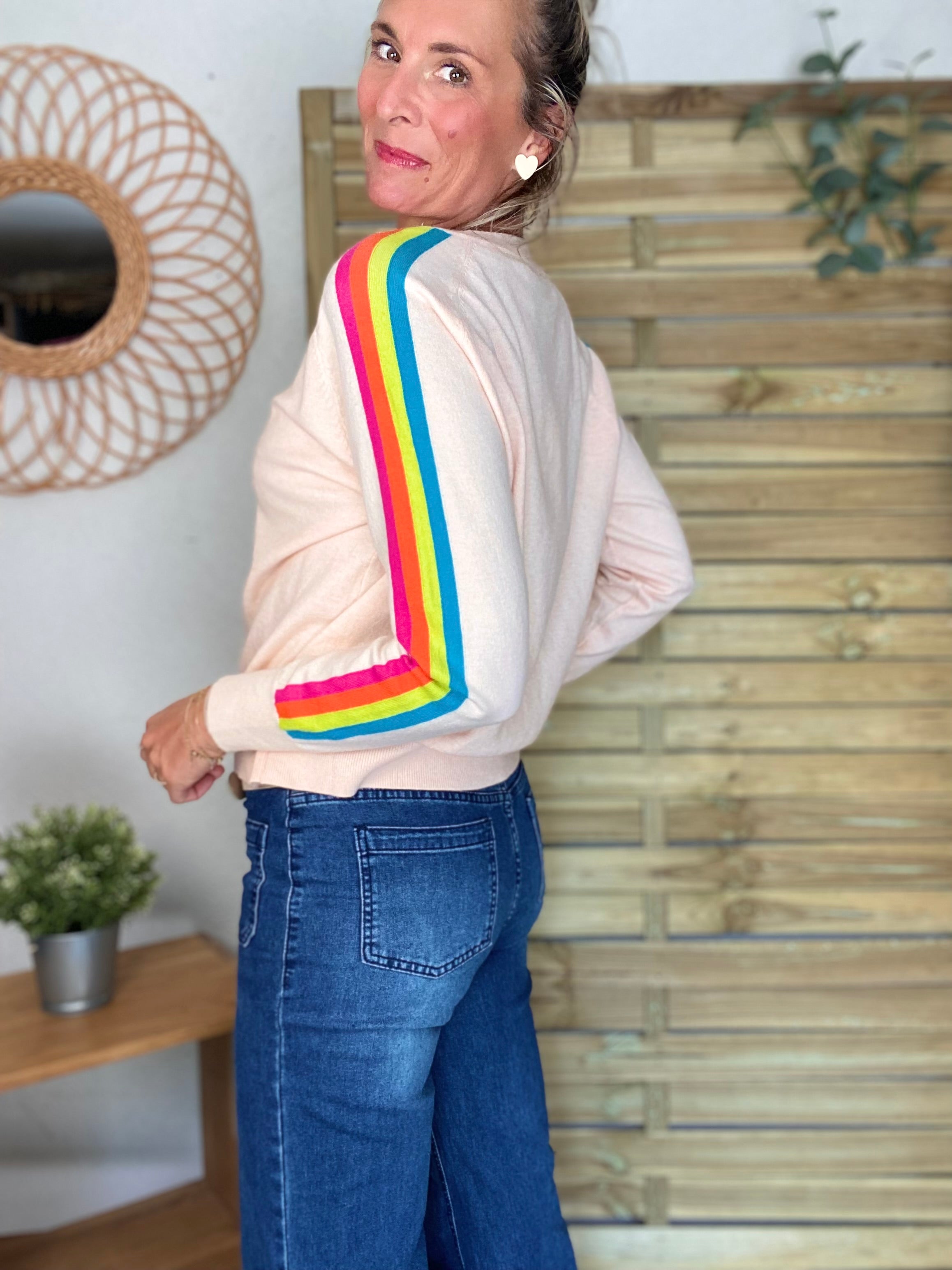 Pull fin avec bandes colorées, col V - RAINBOW 🌈 Rose clair