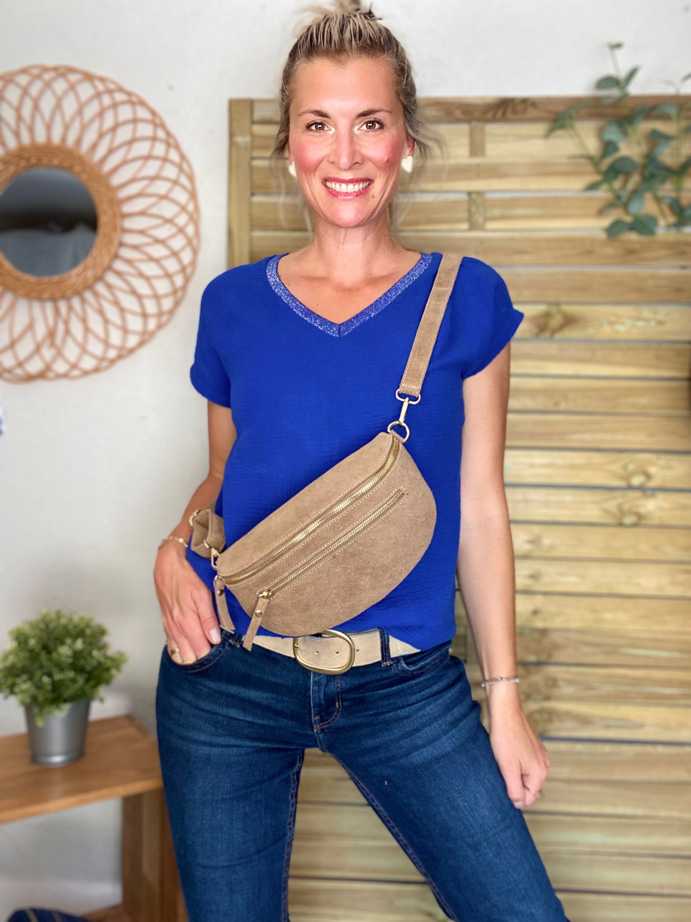 Sac banane en croûte de cuir + poche avant ALISON - Taupe