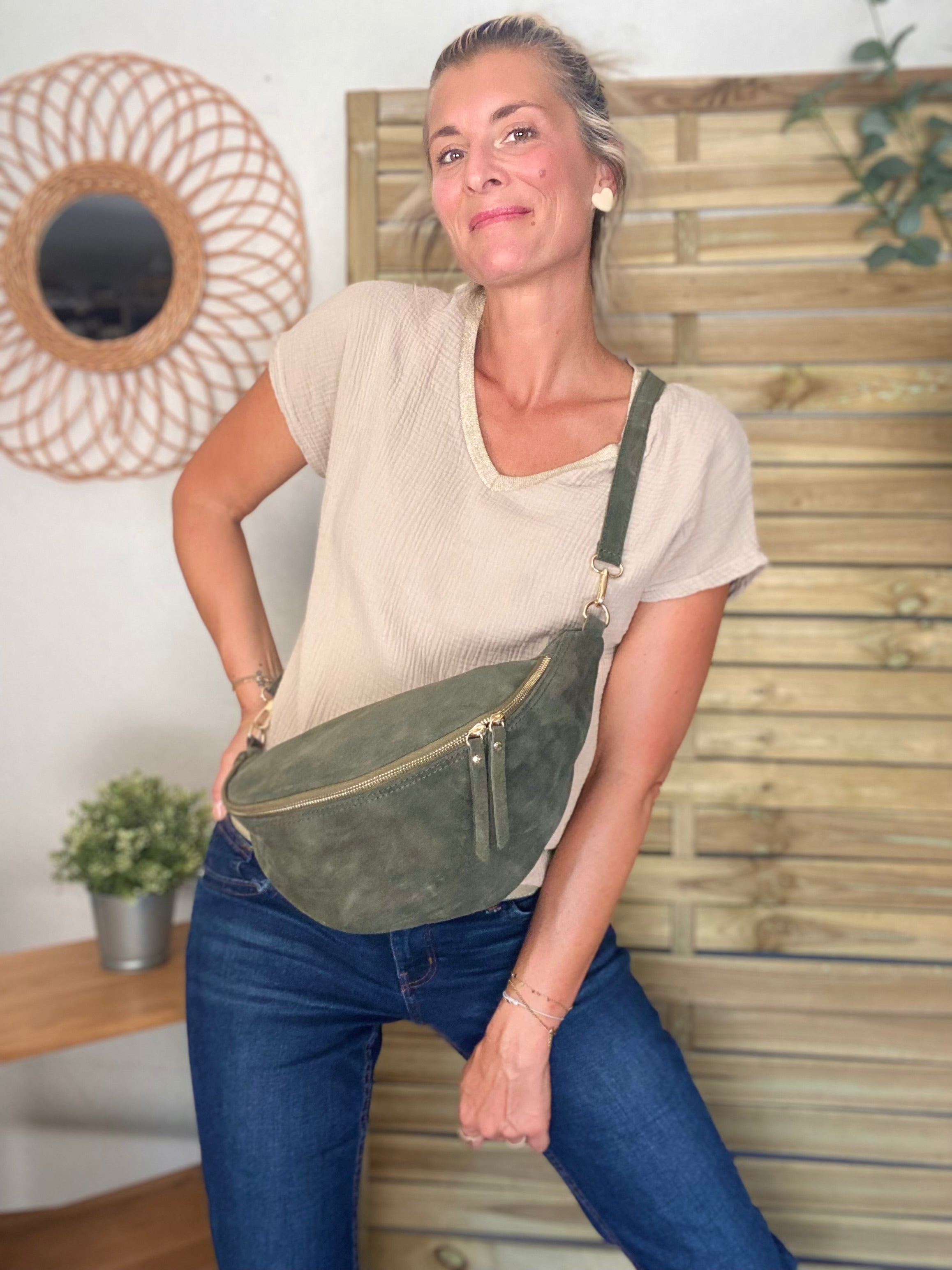 Sac banane XL en croite de cuir - JANE - Kaki