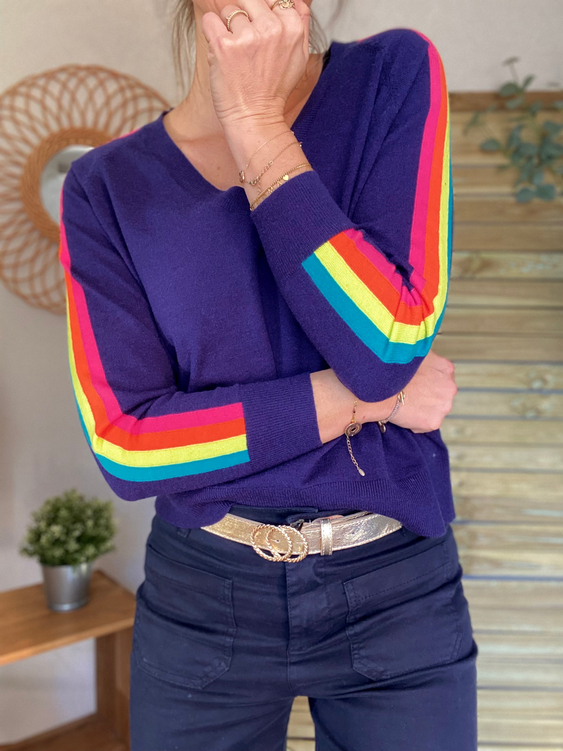 Pull fin avec bandes colorées, col V - RAINBOW 🌈 Bleu marine