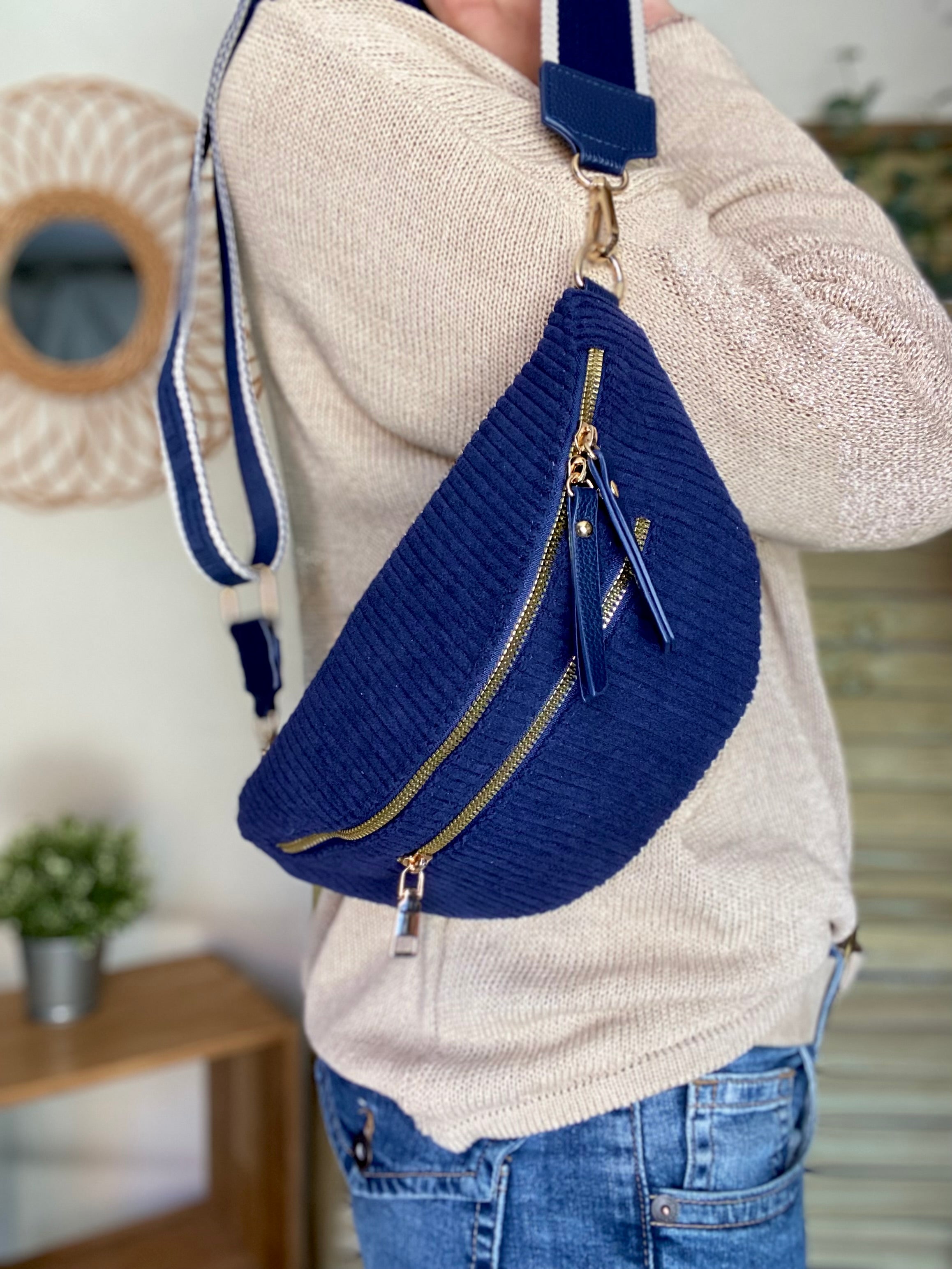 Sac banane en velours côtelé 2 zips et sangle fantaisie - CHARLY - Bleu marine (côtelé large)