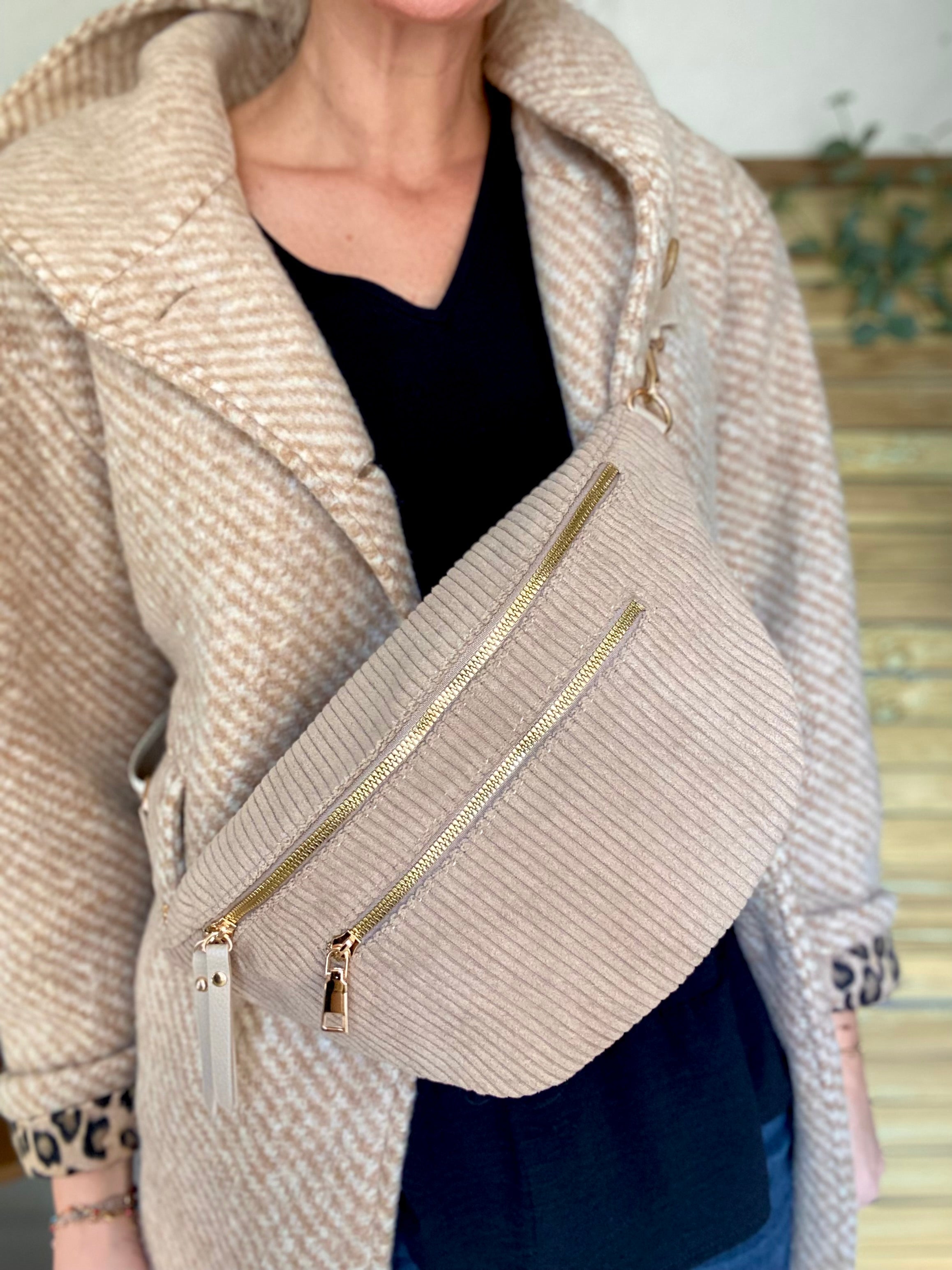 Sac banane XL en velours côtelé 2 zips et sangle fantaisie - WENDY - Taupe