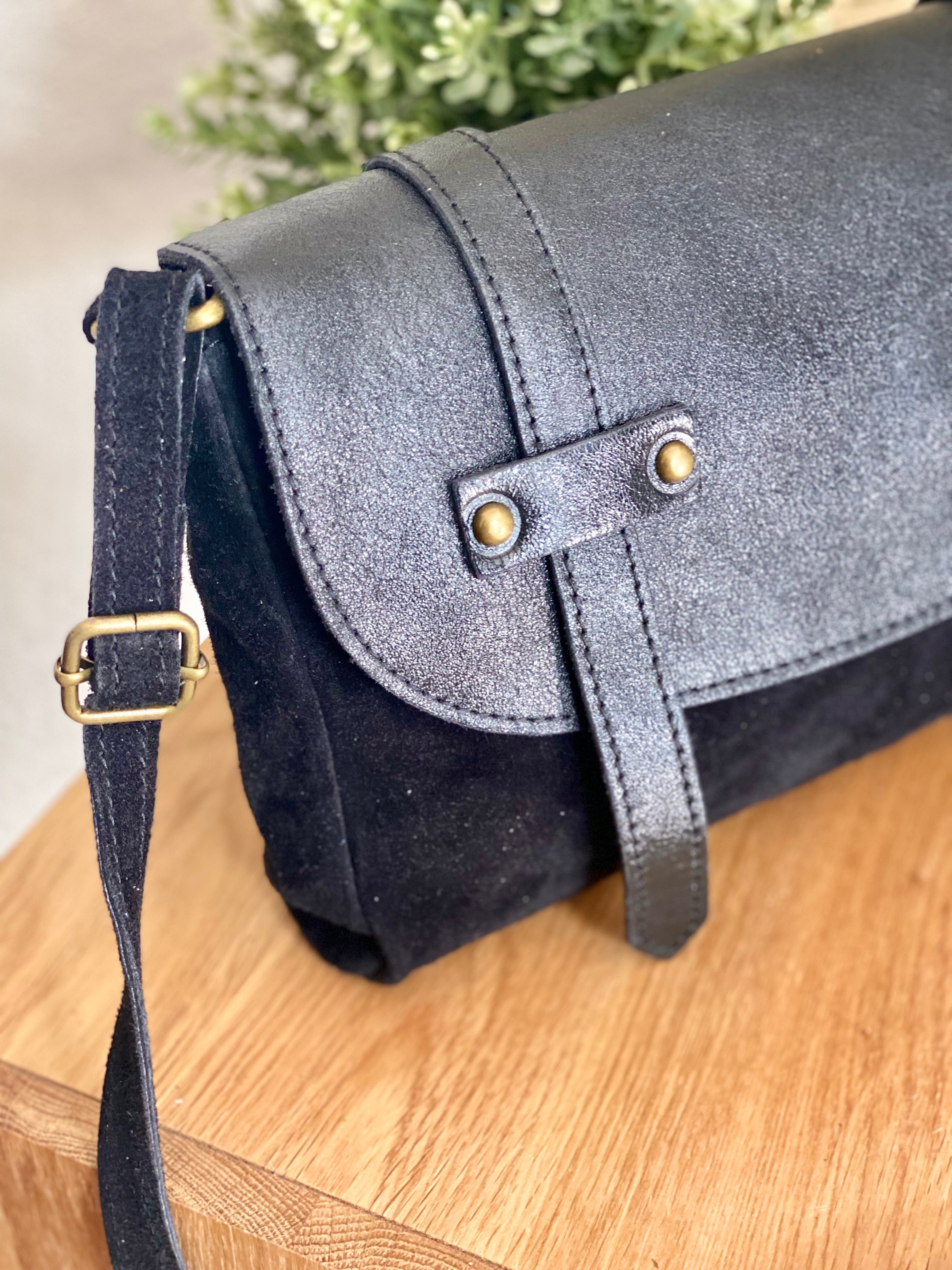 Sac bandoulière en cuir daim et irisé ESMÉE - Full Noir