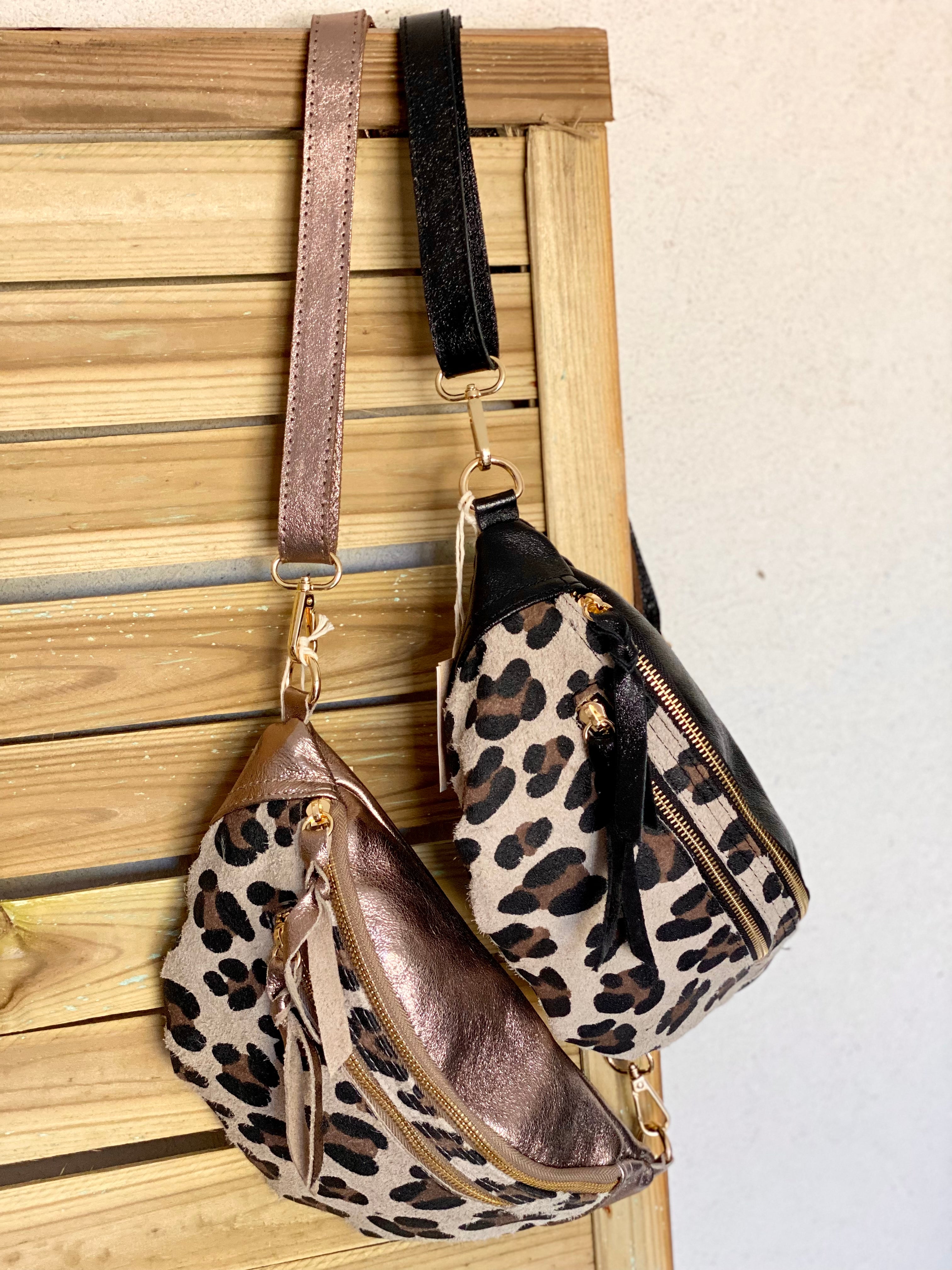 Sac banane en cuir irisé et velours léo - OPRAH - Léo Noir (avec poche avant)