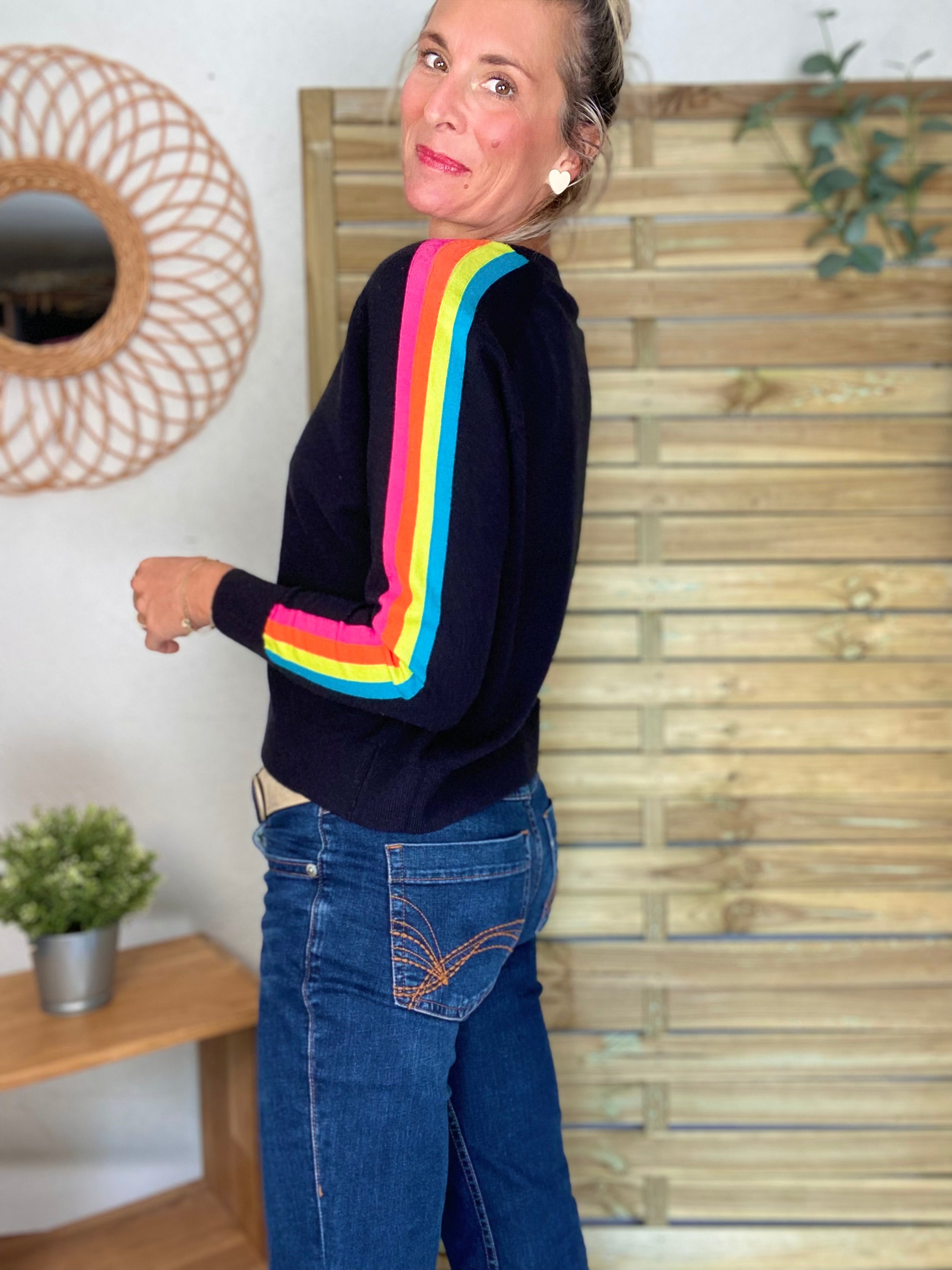 Pull fin avec bandes colorées, col V - RAINBOW 🌈 Noir
