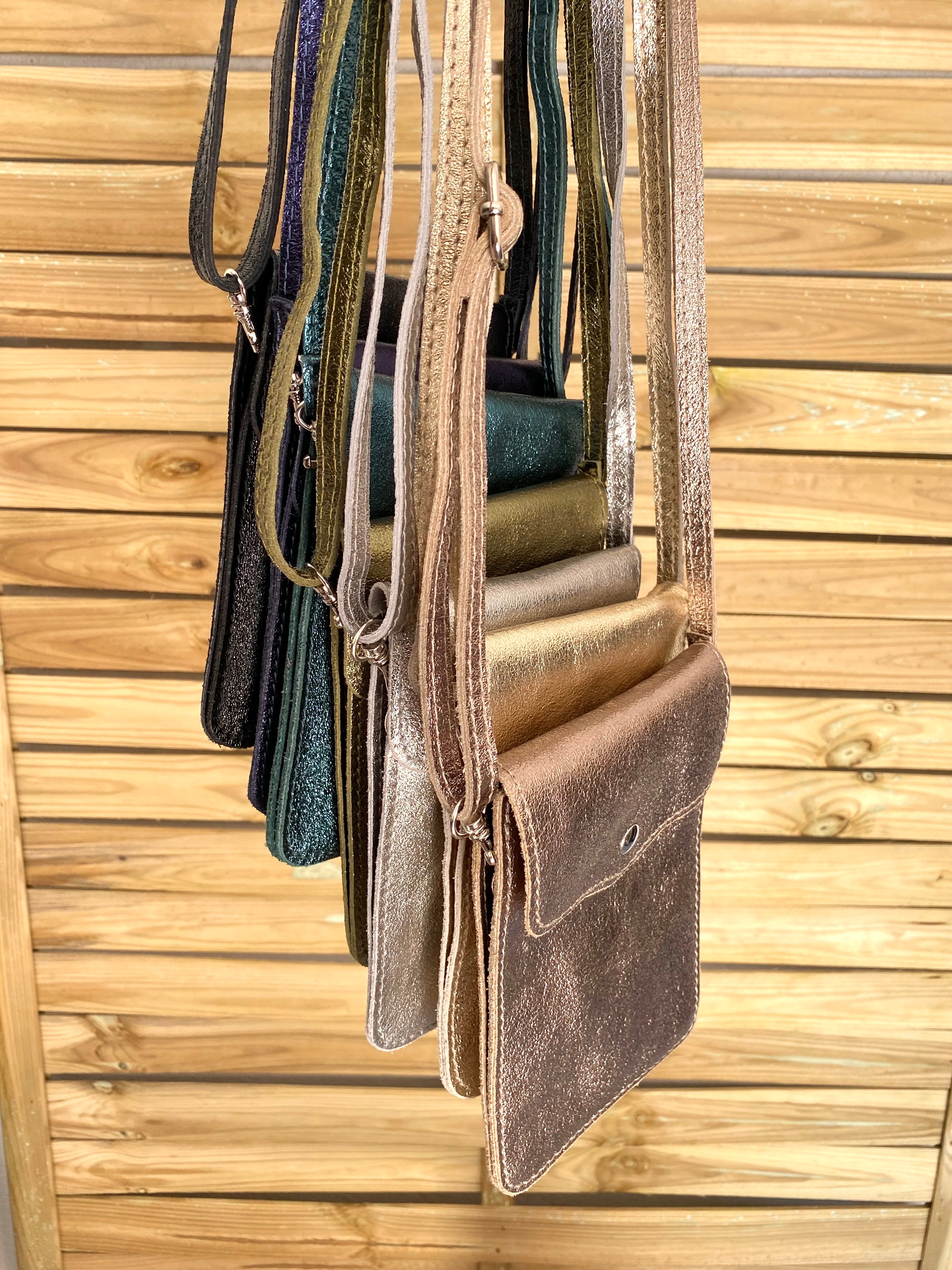 Pochette bandoulière en cuir irisé - FLORE - Noir (7 coloris)