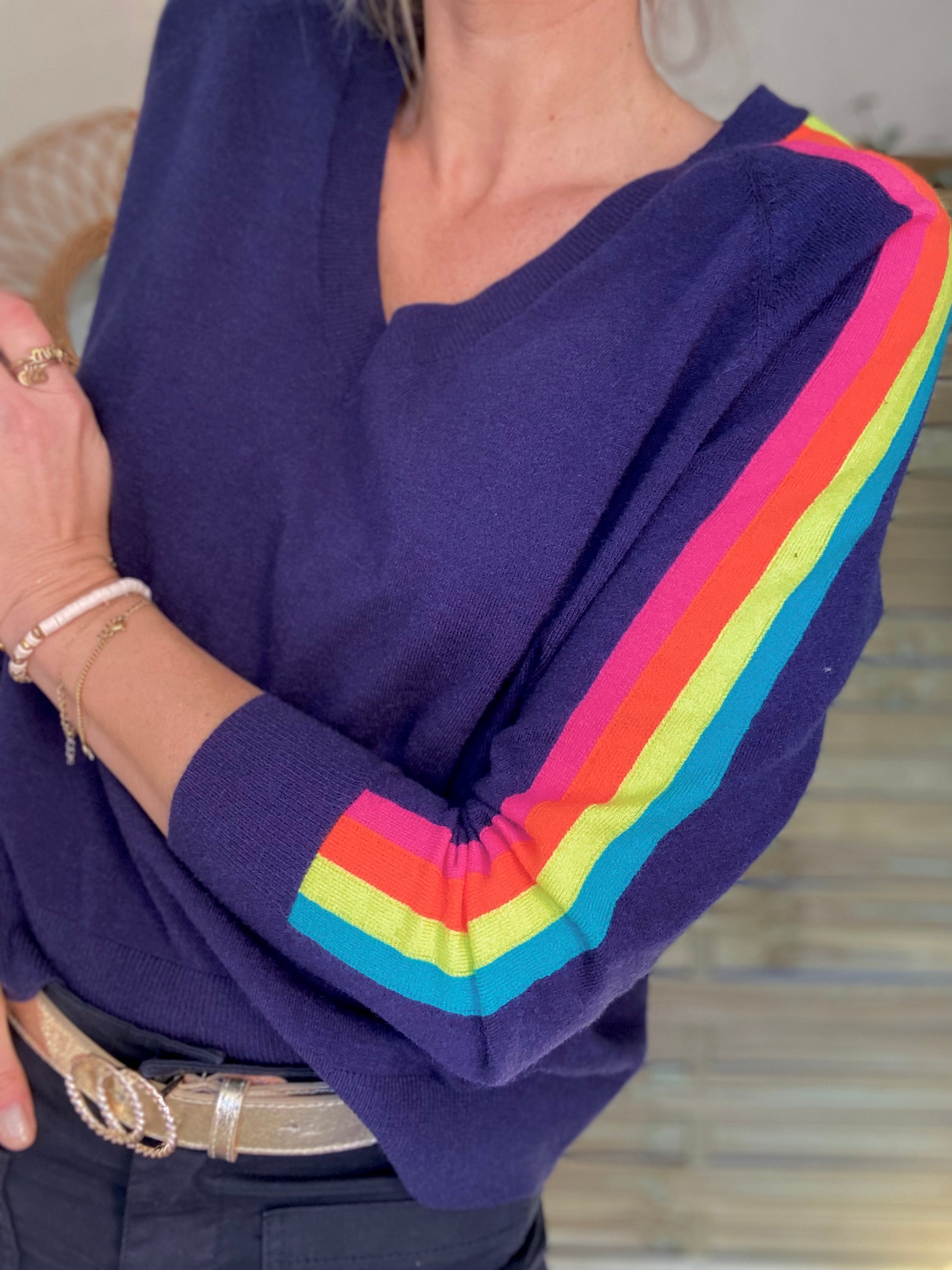 Pull fin avec bandes colorées, col V - RAINBOW 🌈 Bleu marine